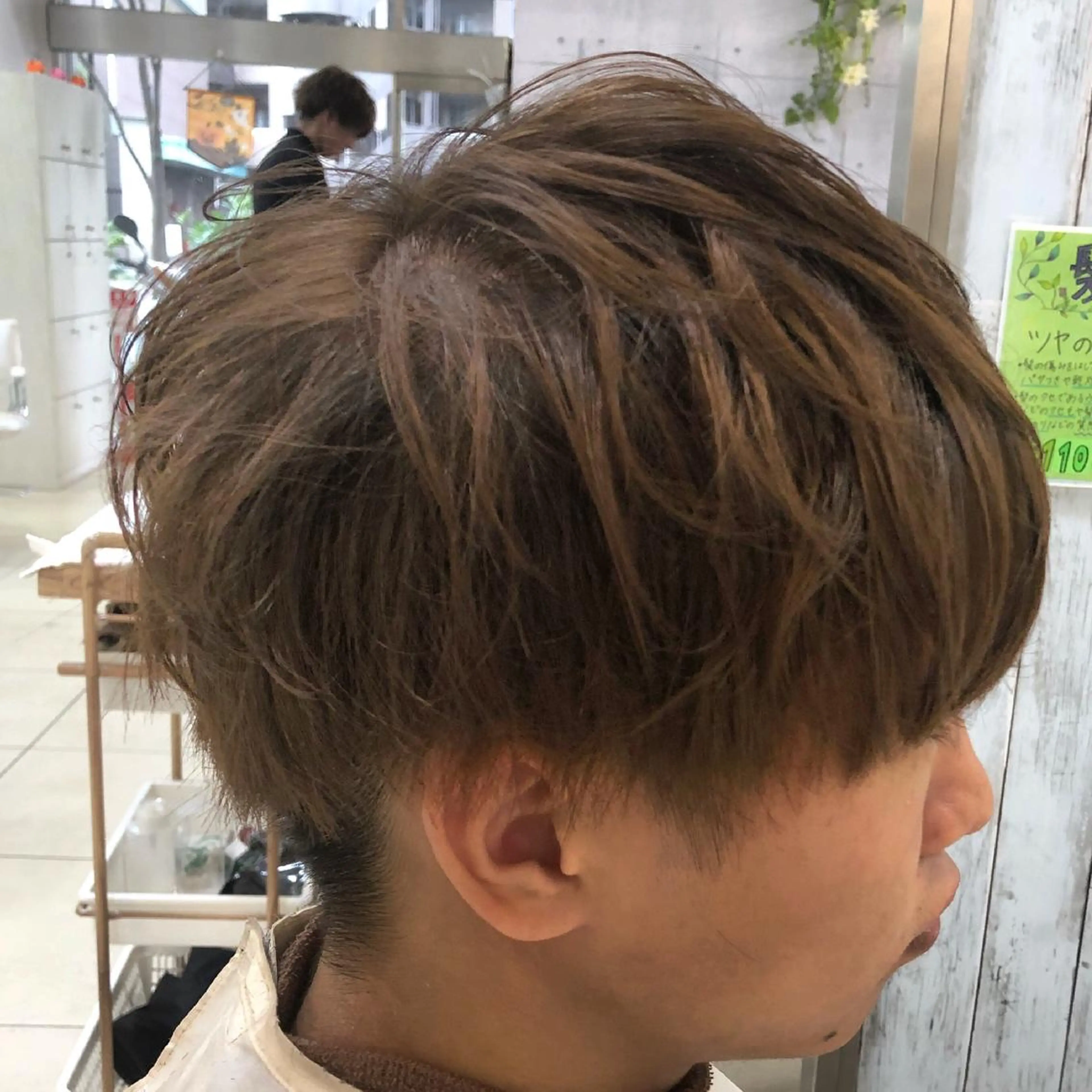 ショート カラー メンズ マッシュ カット ヘアカラー 韓国メンズヘア/ 毛流れヘア　須田龍世のヘアスタイル