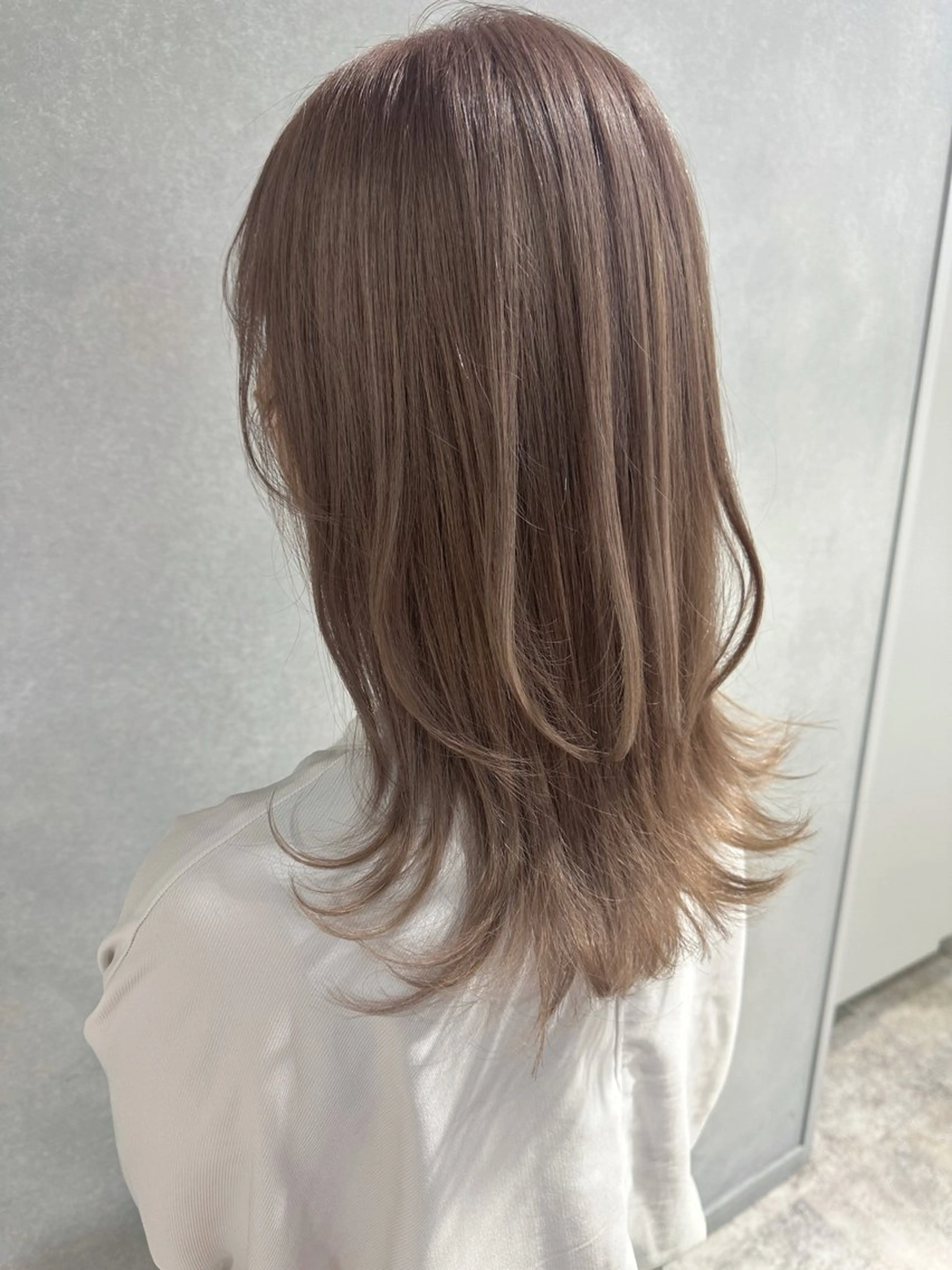 ミディアム カラー ブリーチ カット ヘアカラー 唐澤 千尋のヘアスタイル