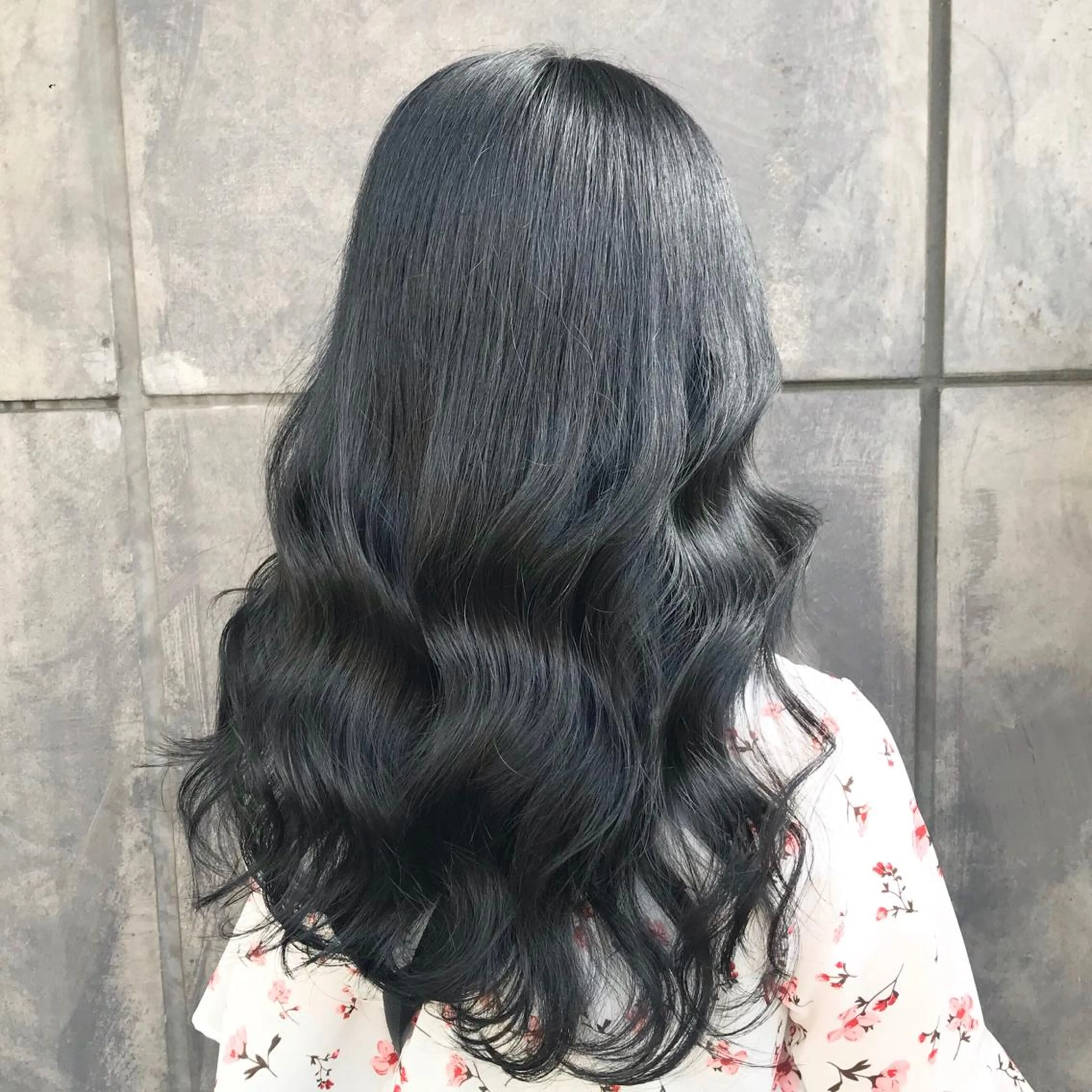 ロング カラー ブリーチ ブルーカラー ネイビーカラー ヨシンモリ ムルギョル巻き K-POP好き美容師 🇰🇷Kai.Yのヘアスタイル