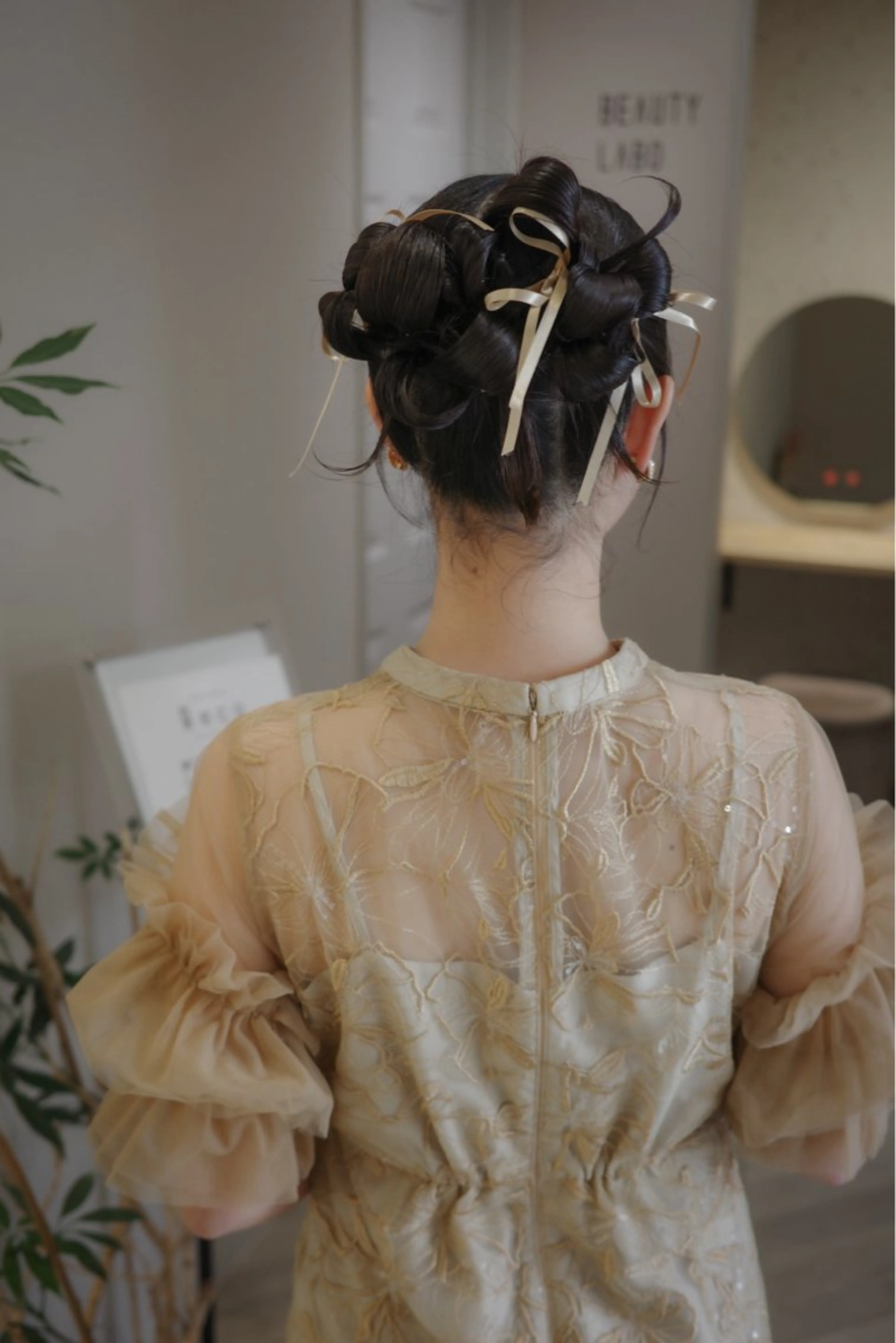 ミディアム カラー ヘアアレンジ hiide sisiのヘアスタイル