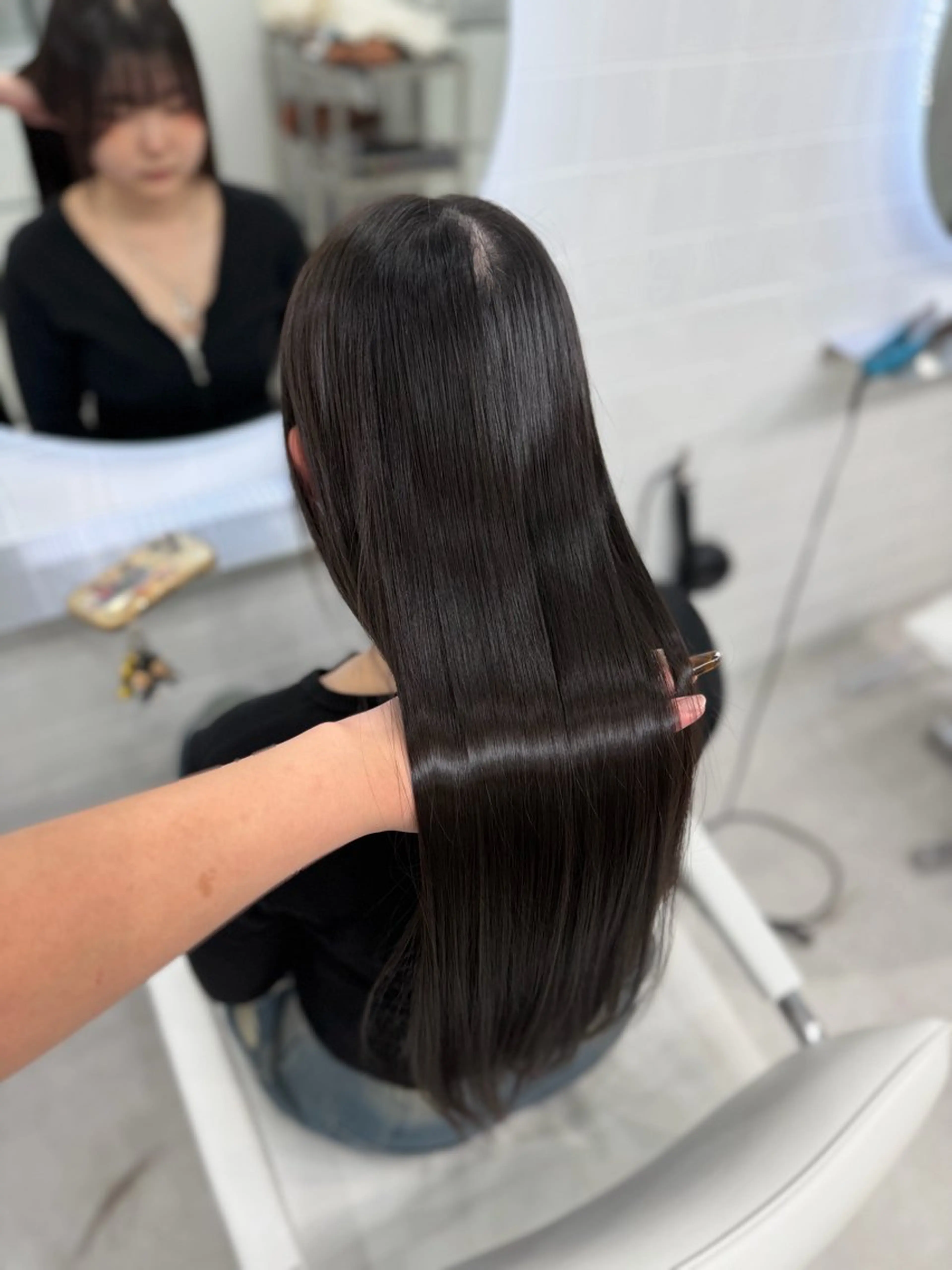 ロング タマシロカリン 艶カラー/レイヤーのヘアスタイル