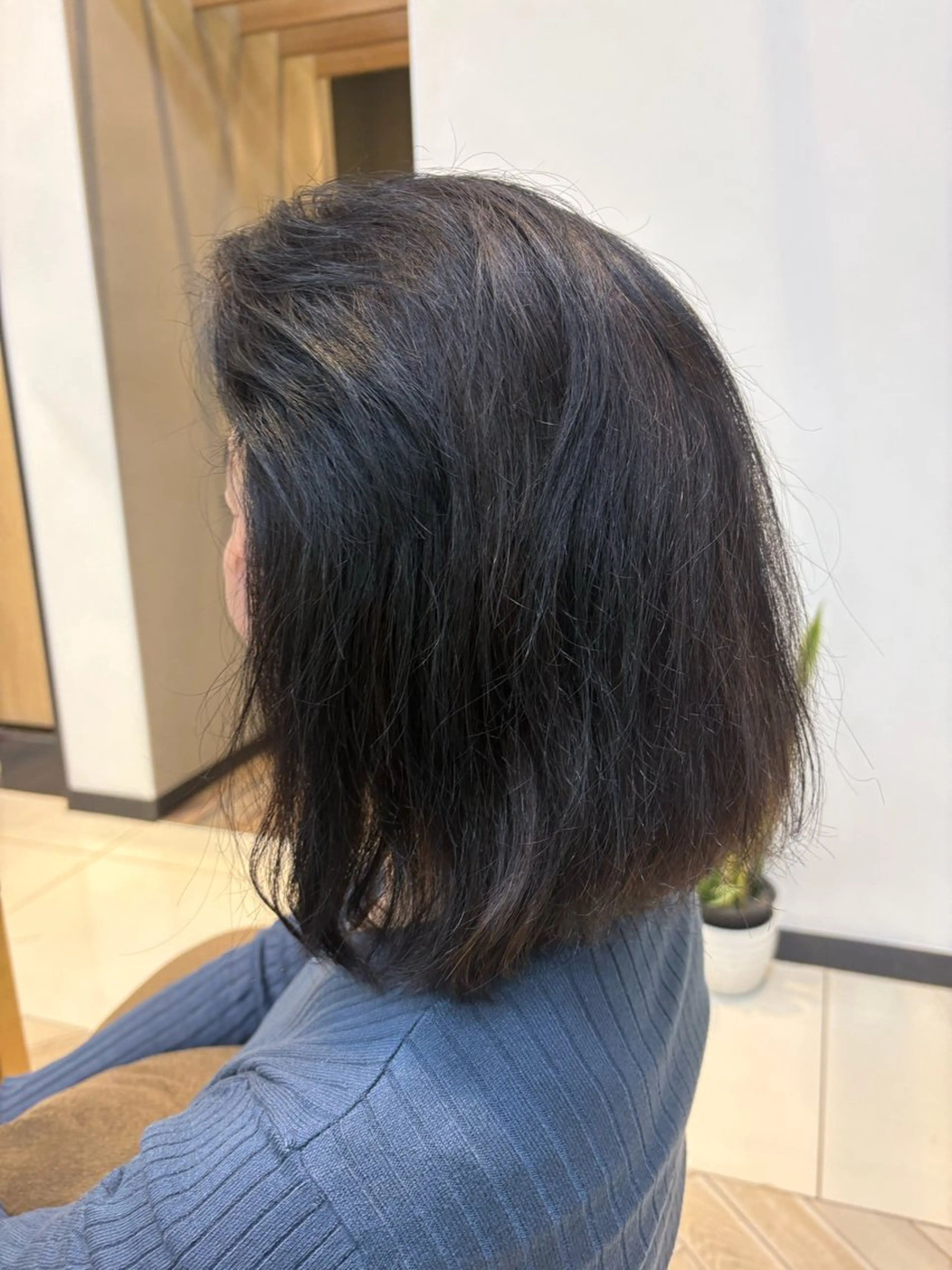 ミディアム 岡 拓実のヘアスタイル