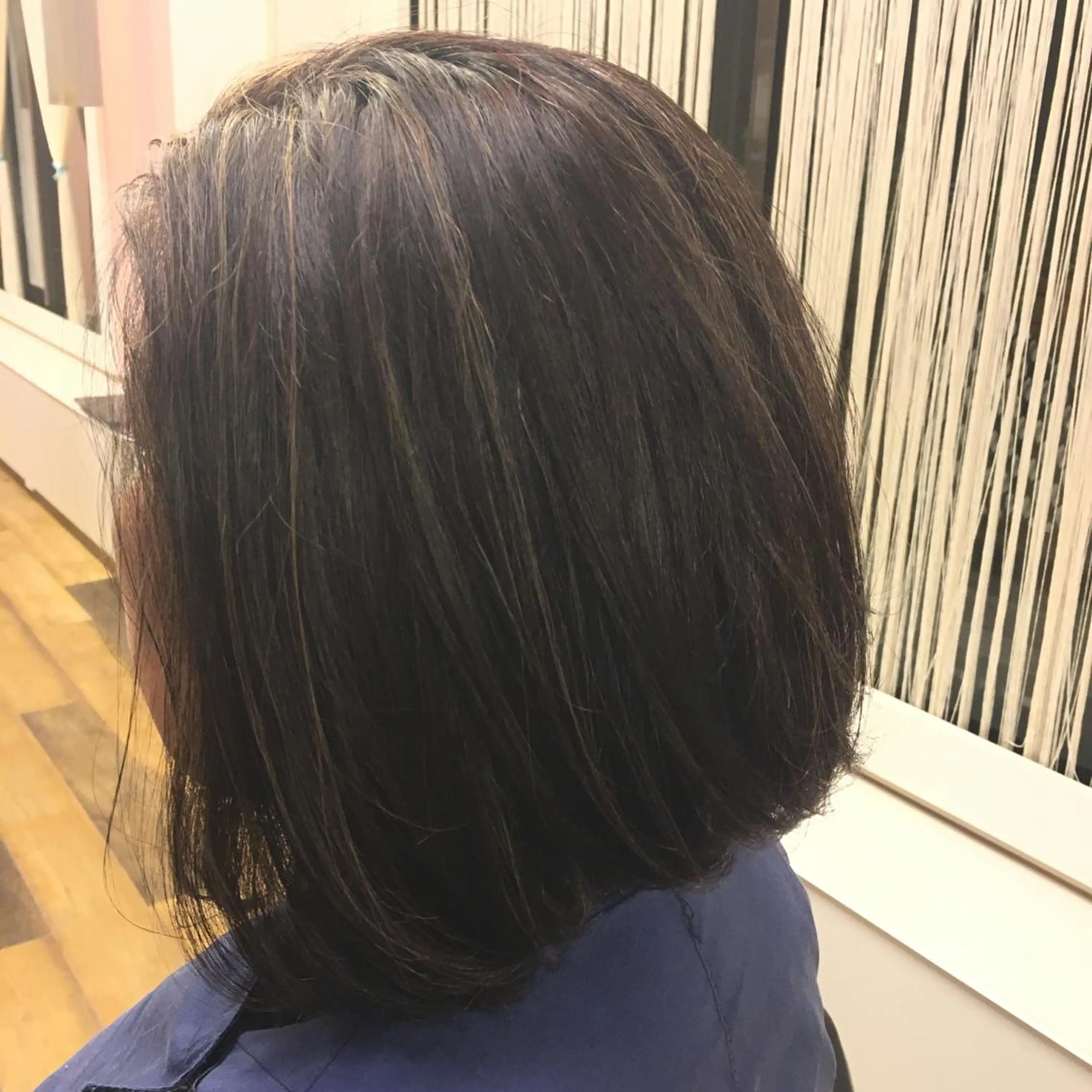 ミディアム ハイライト ツバサ 髪質改善のヘアスタイル