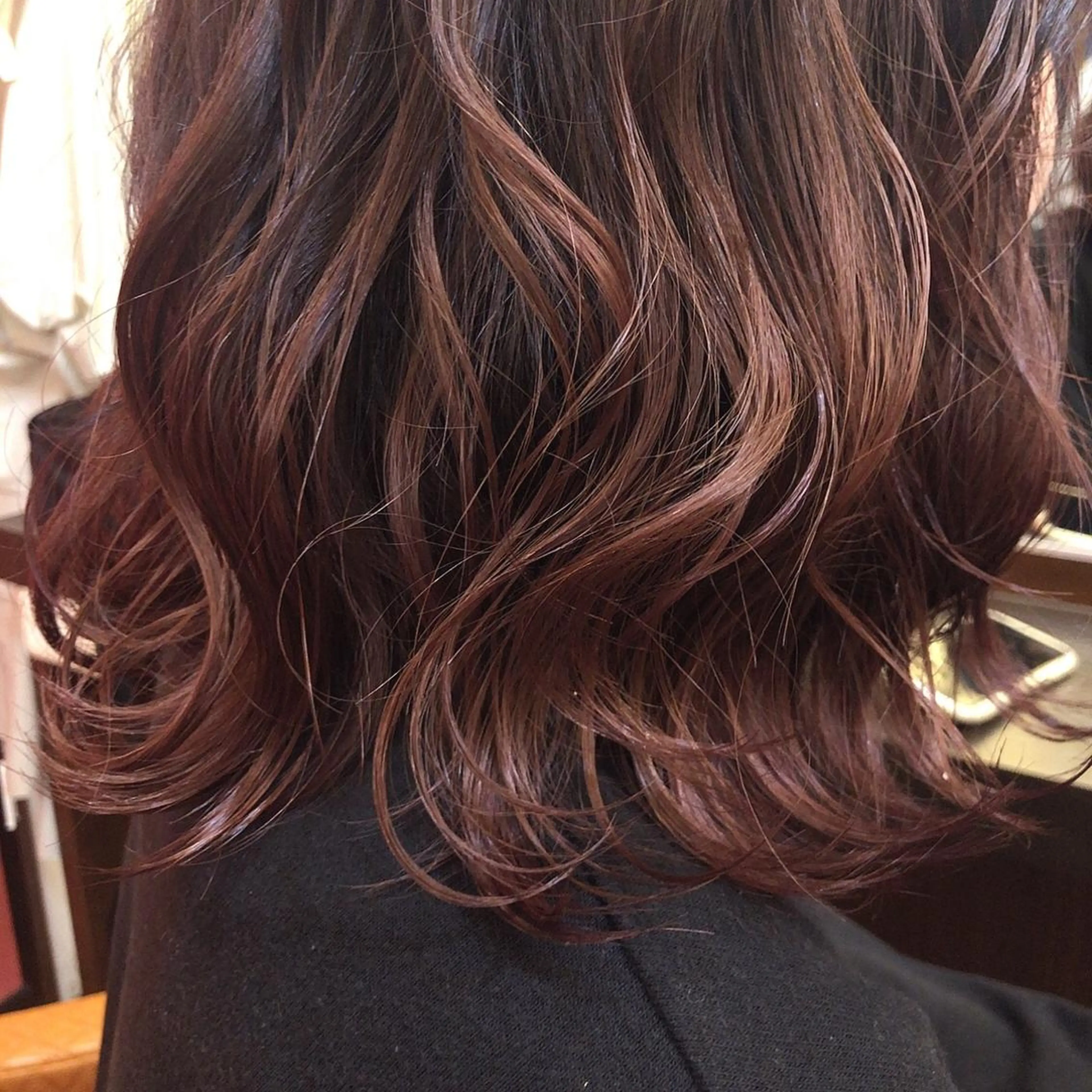 ミディアム カラー ブラウンカラー ピンクカラー ピンクブラウン 川元 汐音のヘアスタイル