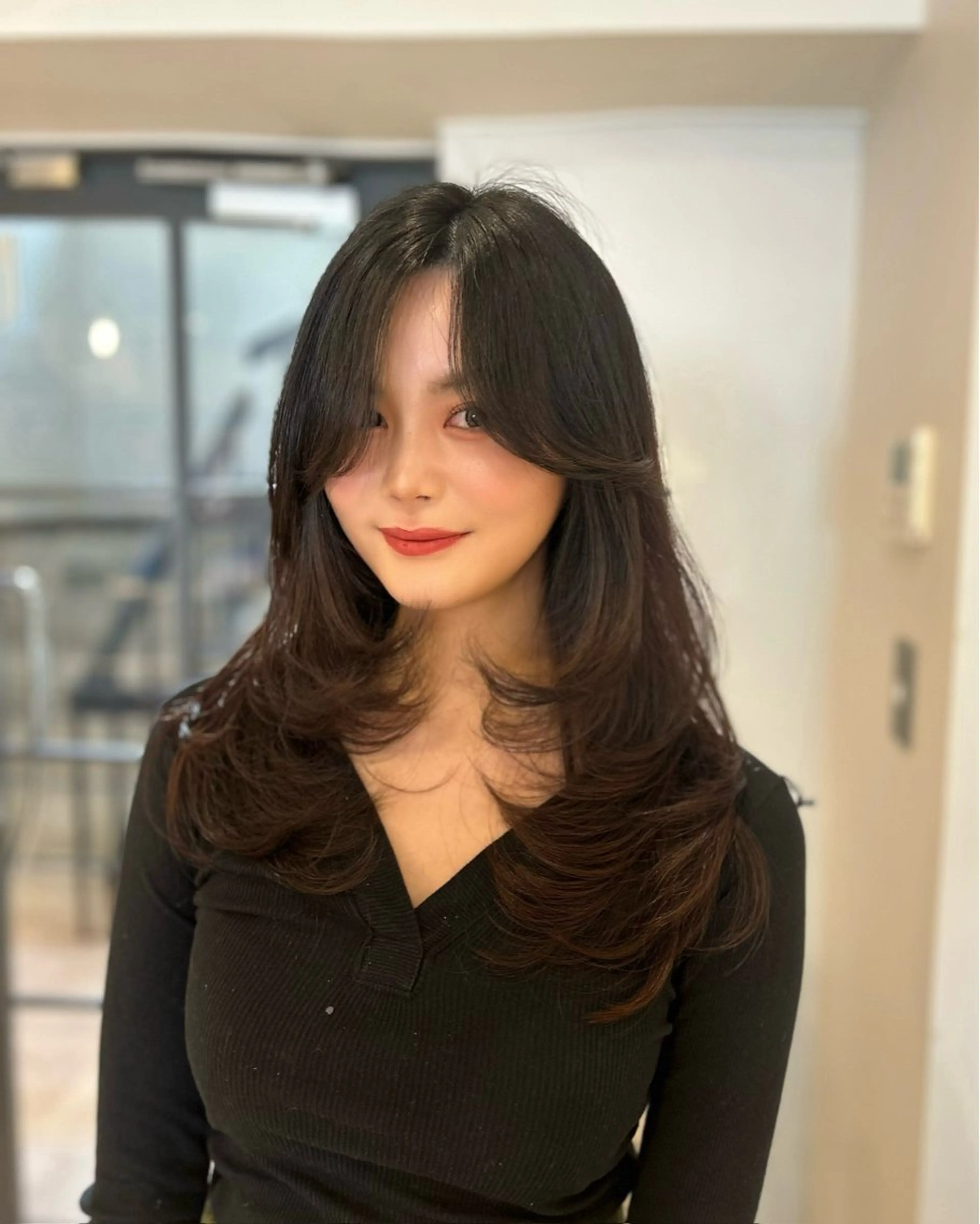 ミディアム レイヤーカット カット CLETO Licaのヘアスタイル