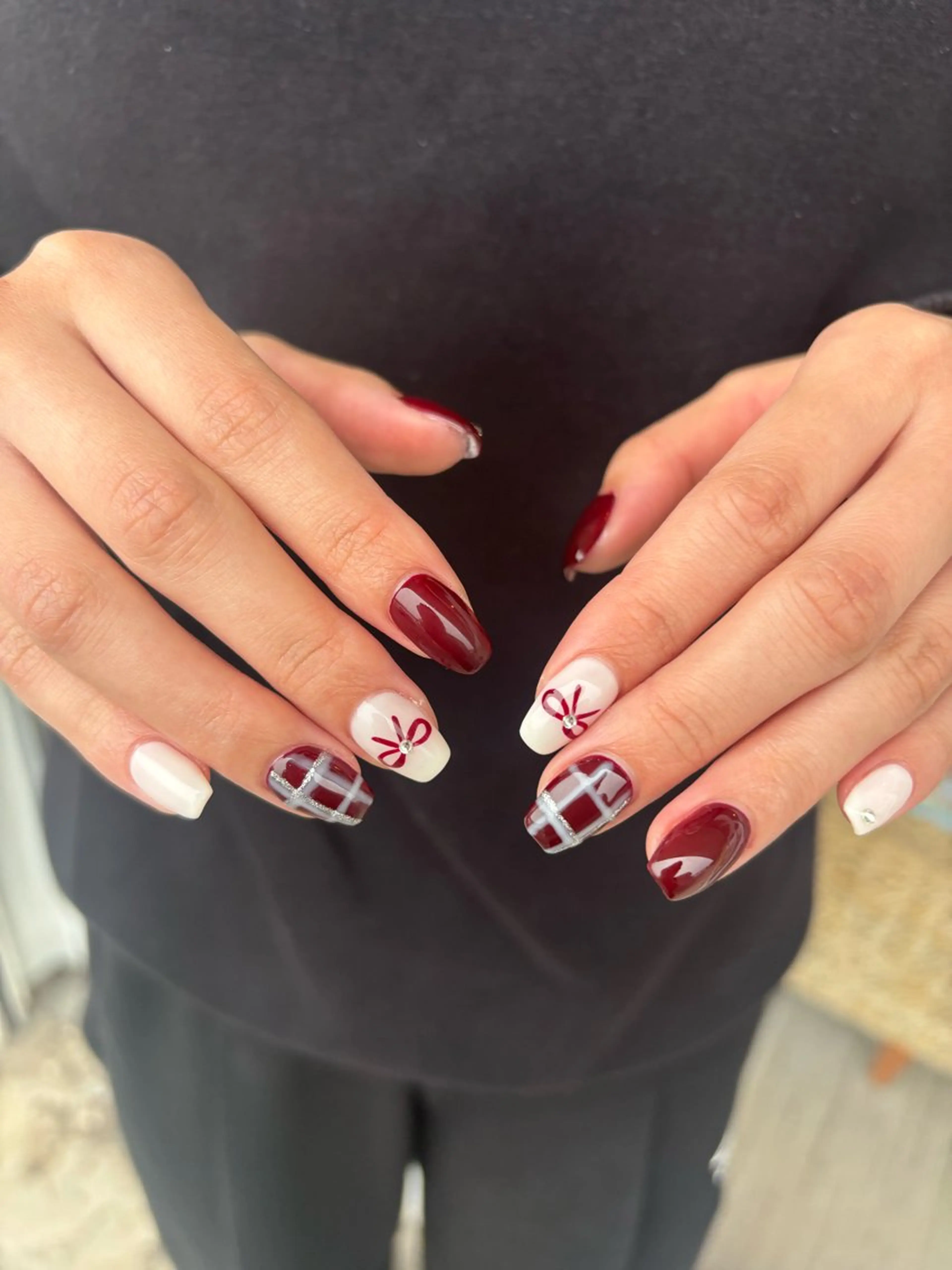 ネイル リボン 沖永 紗衣架のネイルデザイン