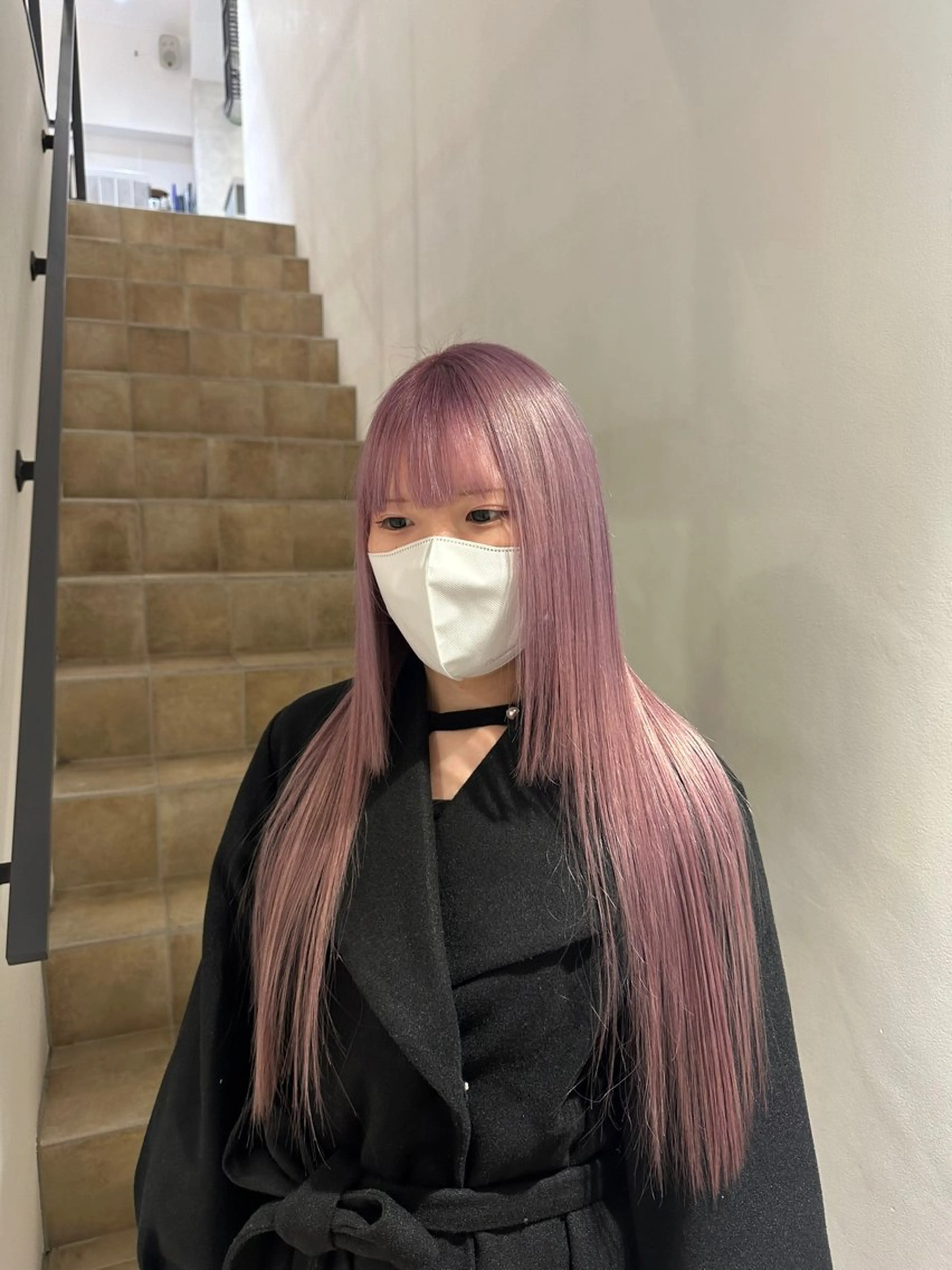 ロング カラー MOE レイヤー/新宿三丁目のヘアスタイル