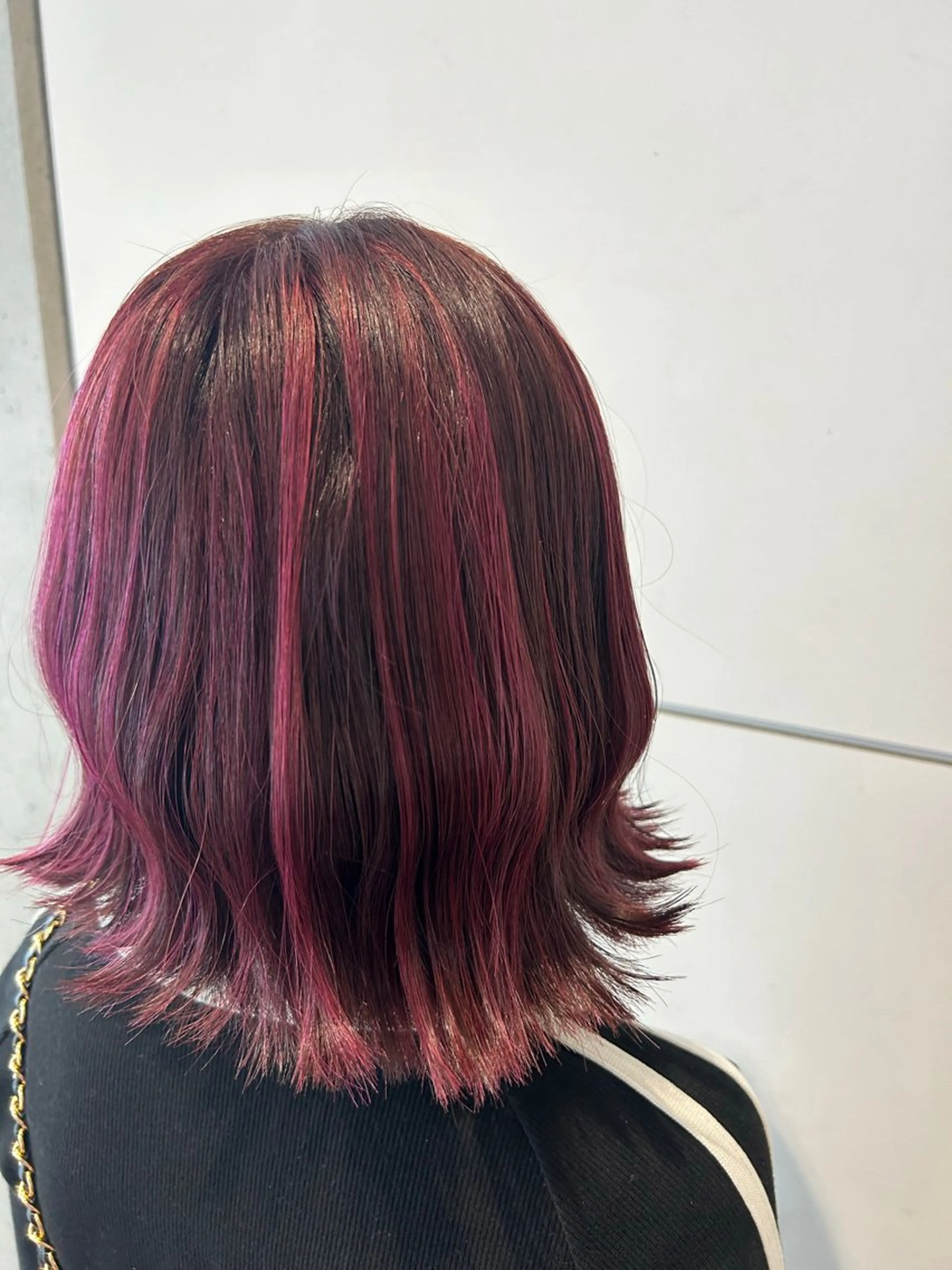 ミディアム カラー デザインカラー ハイライトカラー インナーカラー ピンクカラー ハイライト 髪質改善/縮毛矯正 ツヤ髪🩷さつきのヘアスタイル