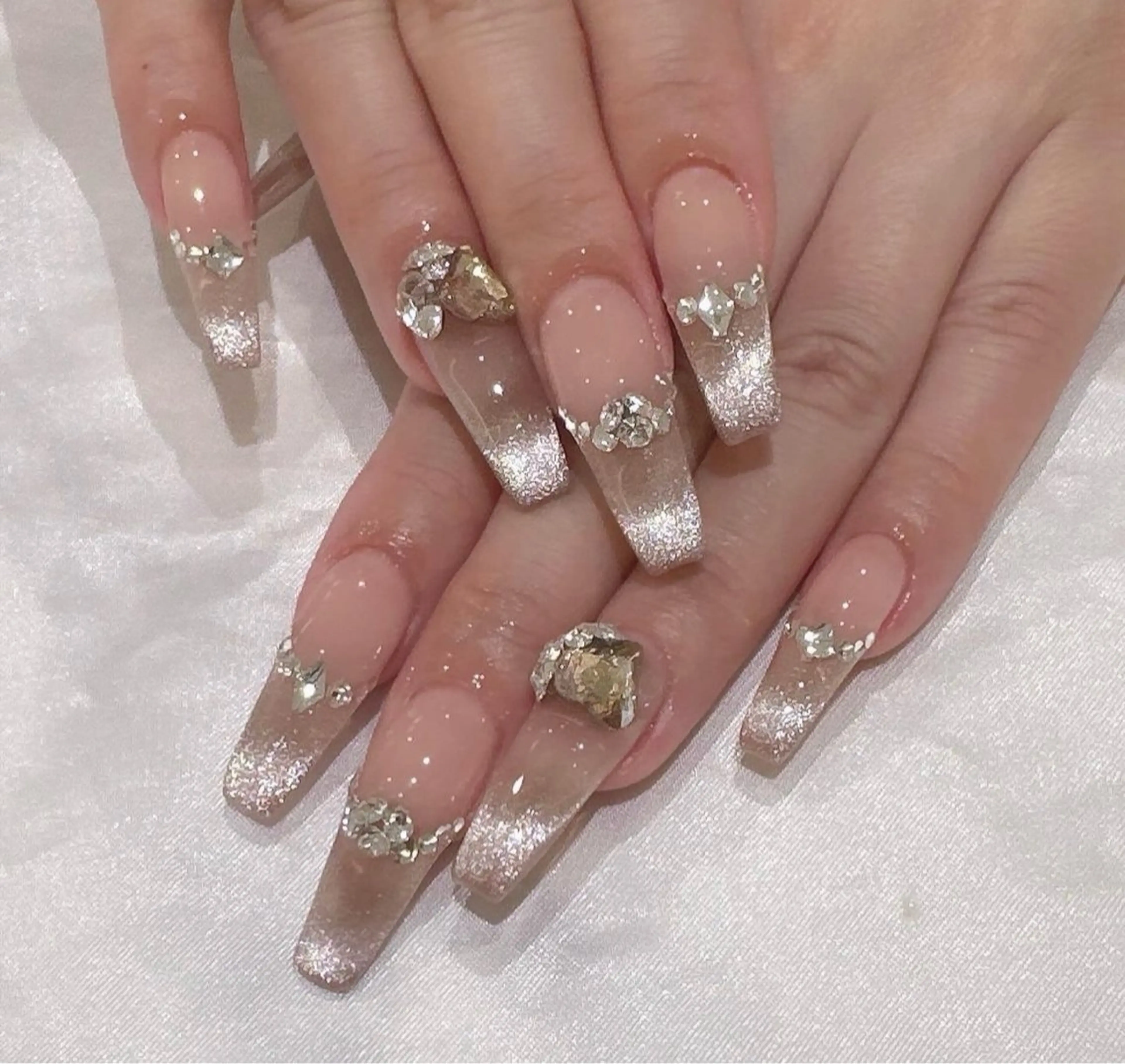 ネイル グラデーション キラキラネイル ワンカラーネイル 冬ネイル Jenn Nail Salonのネイルデザイン