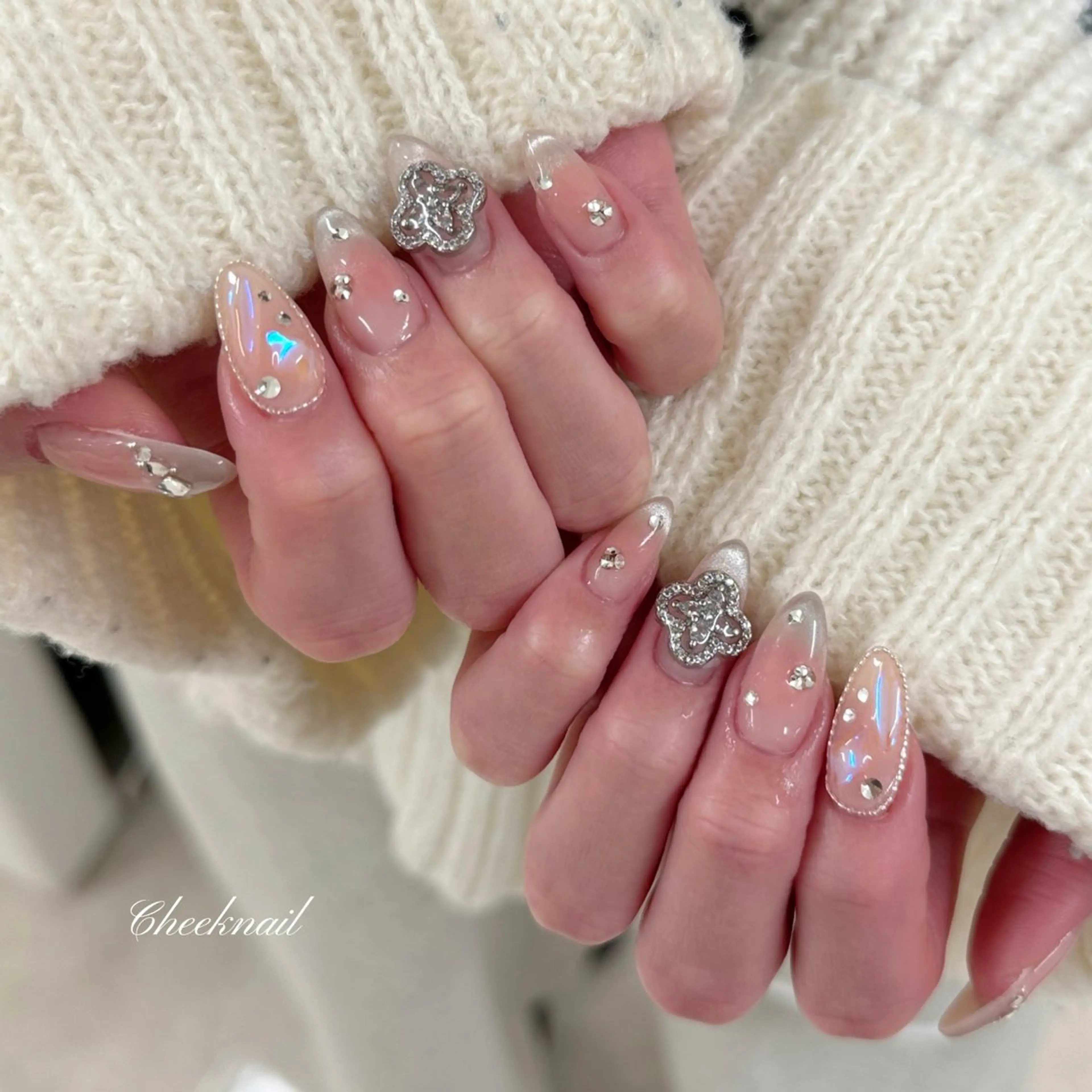 ネイル ハンドネイル UnFLAIR 麻布十番店🧸NAOのネイルデザイン