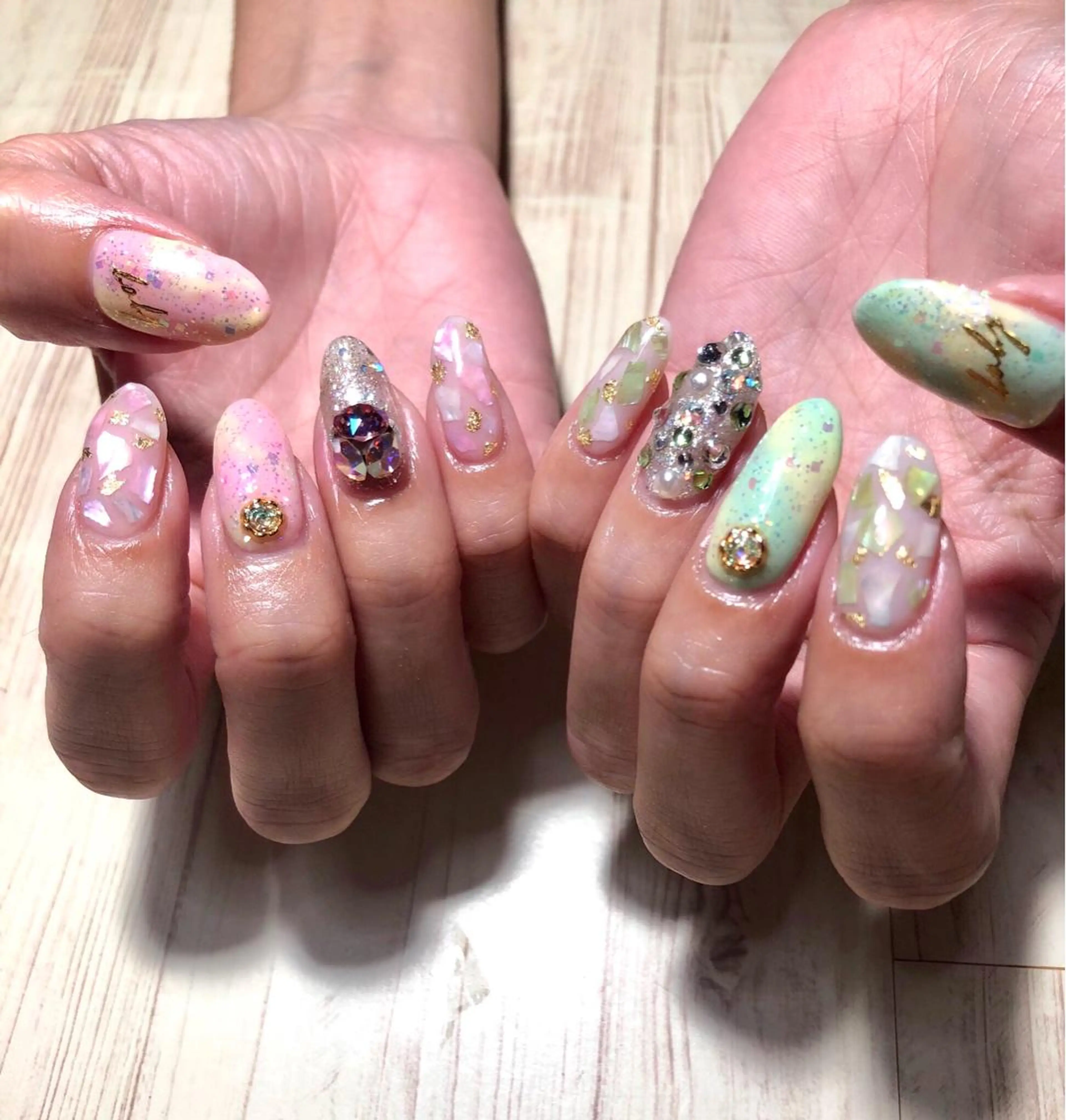 ネイル luana nailのネイルデザイン