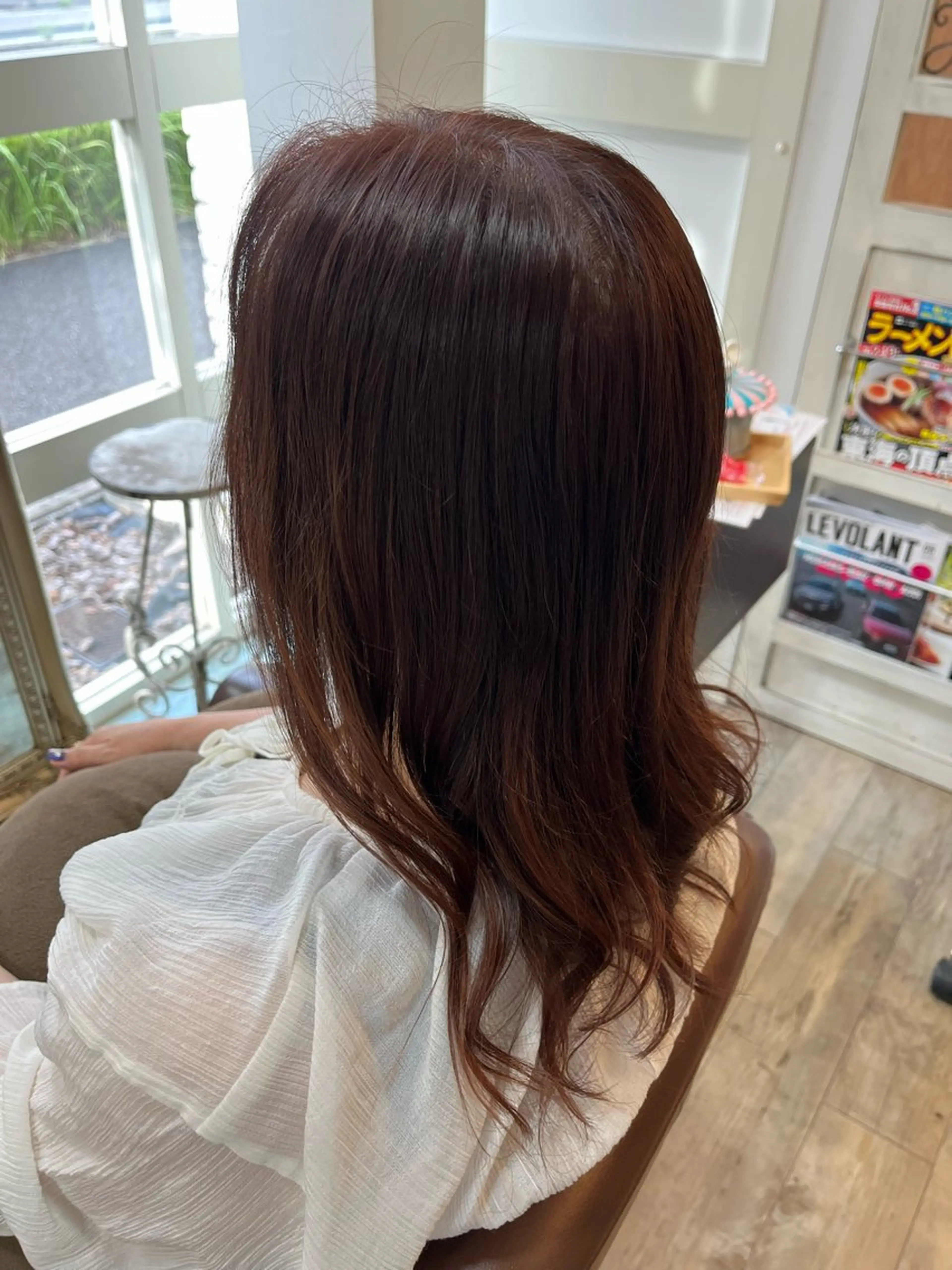 ミディアム カラー ヘアアレンジ 伊藤 ひなののヘアスタイル