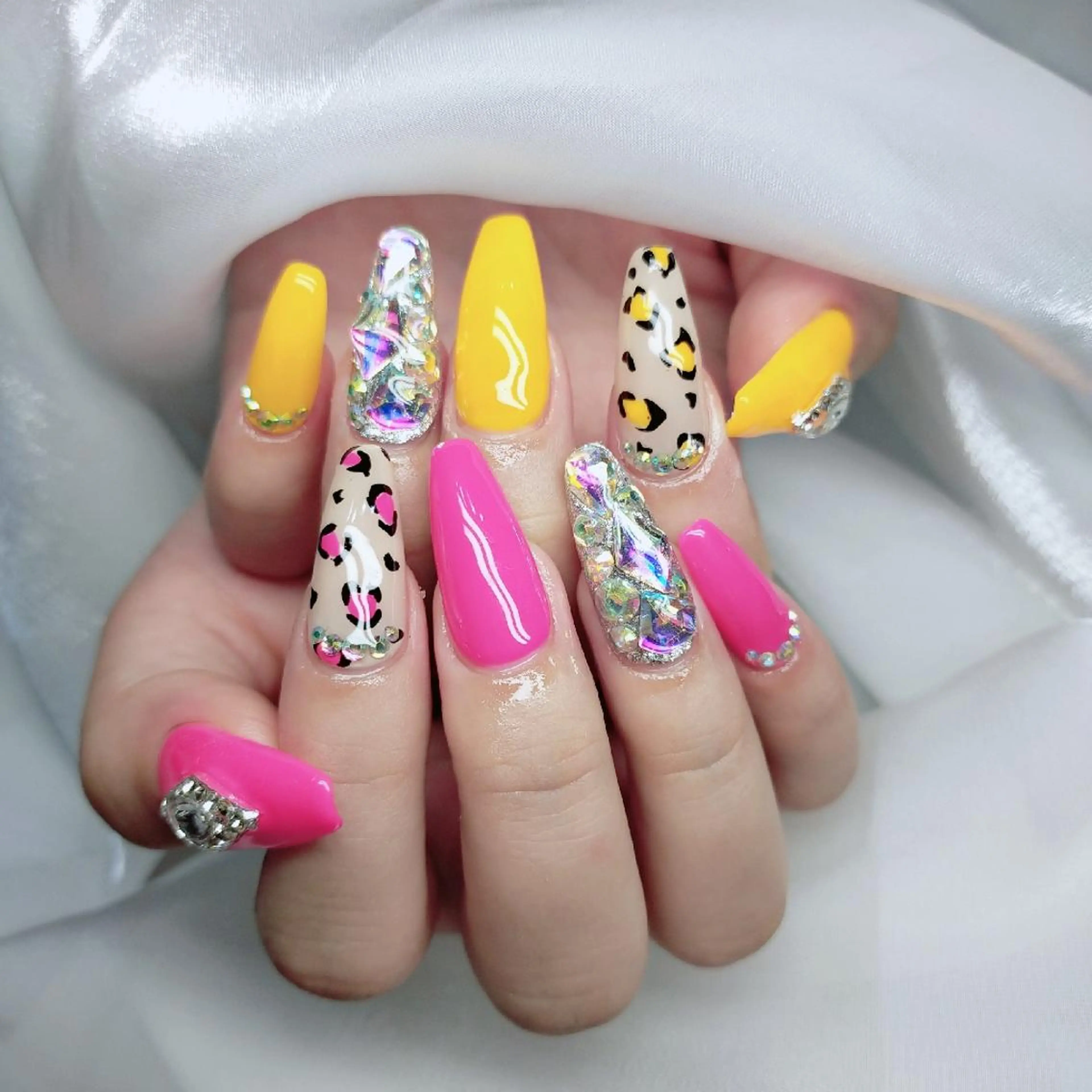 ネイル ハンドネイル 森 ネイルサロンのネイルデザイン