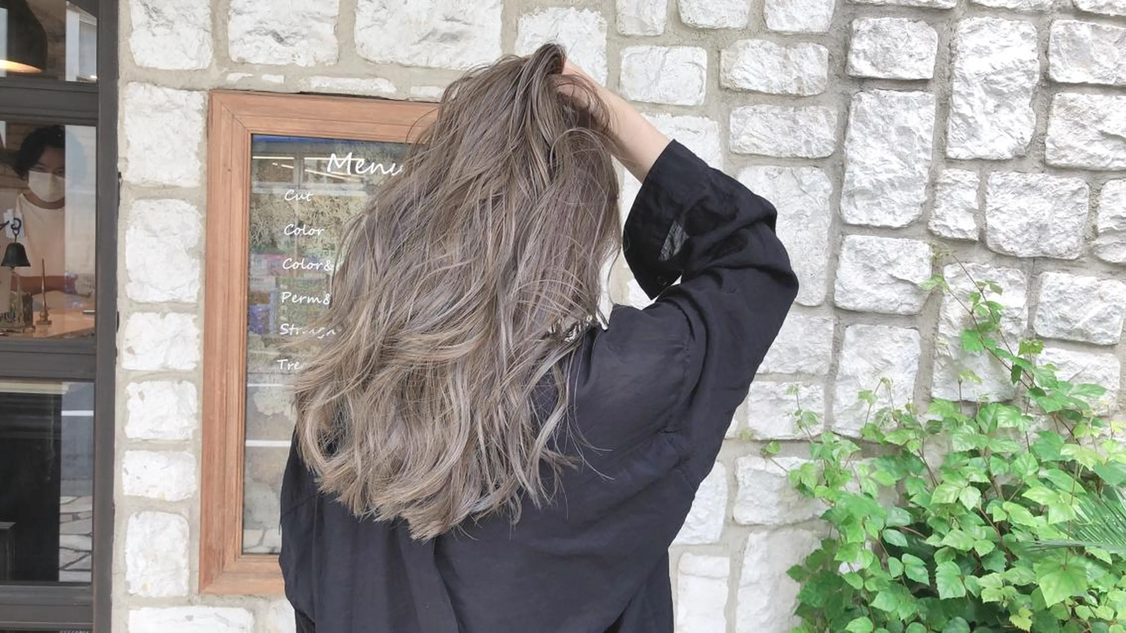 ロング カラー パーマ ヘアアレンジ メンズ キッズ ネイル マツエク・マツパ メンズバレイヤージュ バレイヤージュ ベージュカラー レイヤーカット ヘアカラー トリートメント 髪質改善/透明感 OAK兵庫のヘアスタイル