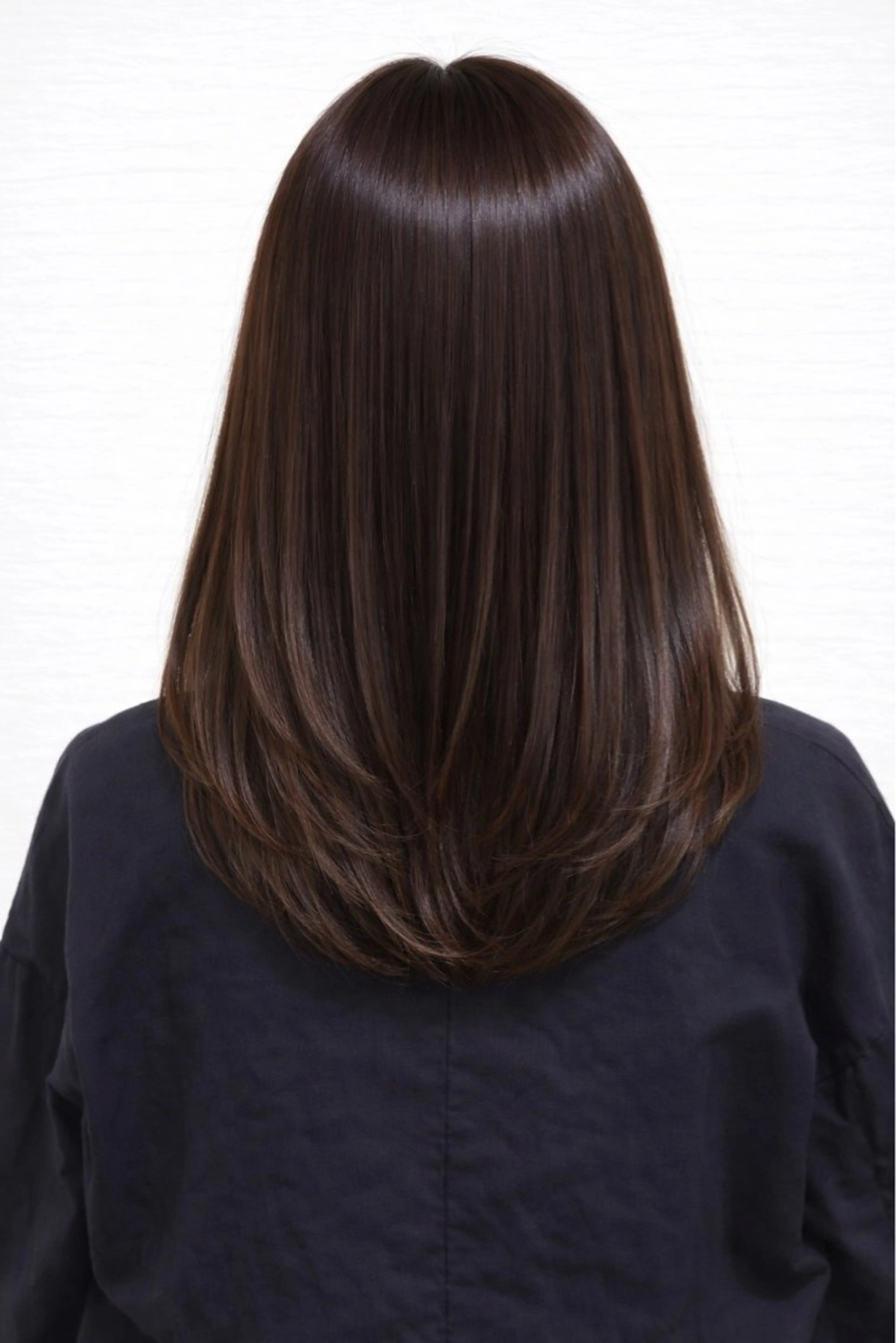 セミロング ヘアカラー ヘアクリエイトブラス 出田友輝のヘアスタイル