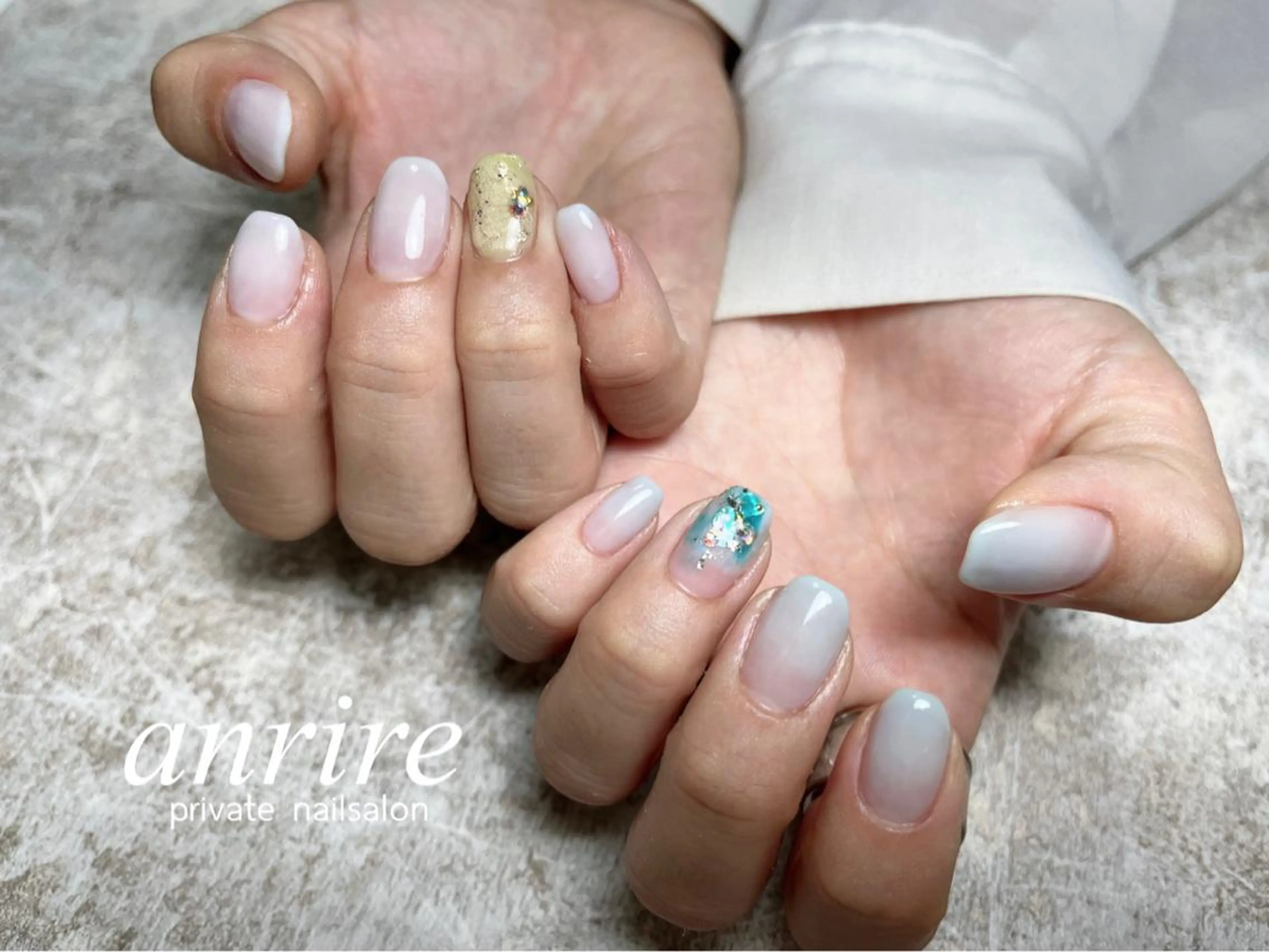 ネイル アートネイル ブルー ジェルネイル キラキラネイル ラメ(グリッター) ハンドネイル nailsalon anrireのネイルデザイン