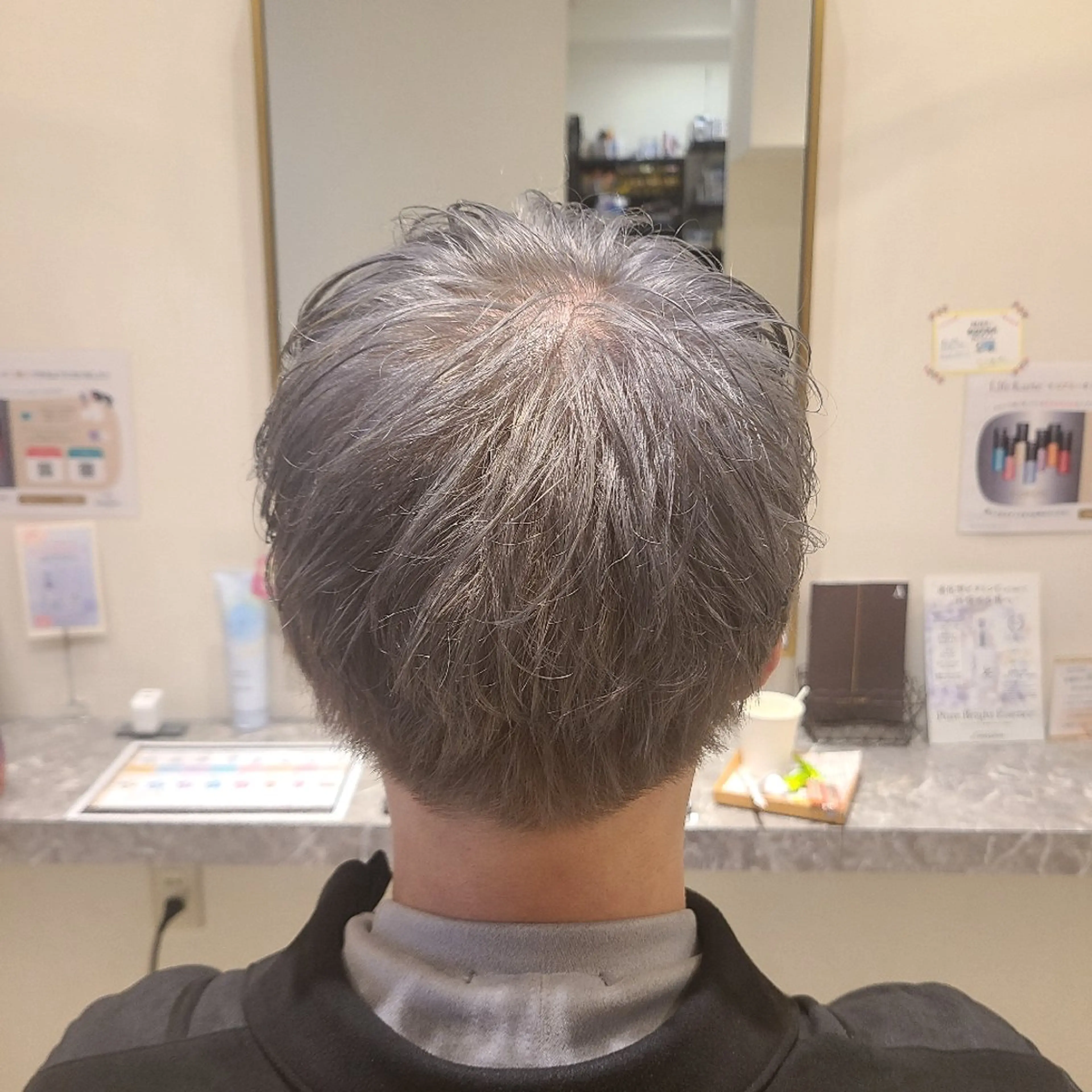 ショート カラー メンズ カット ヘアカラー トリートメント 中井 啓悟のヘアスタイル