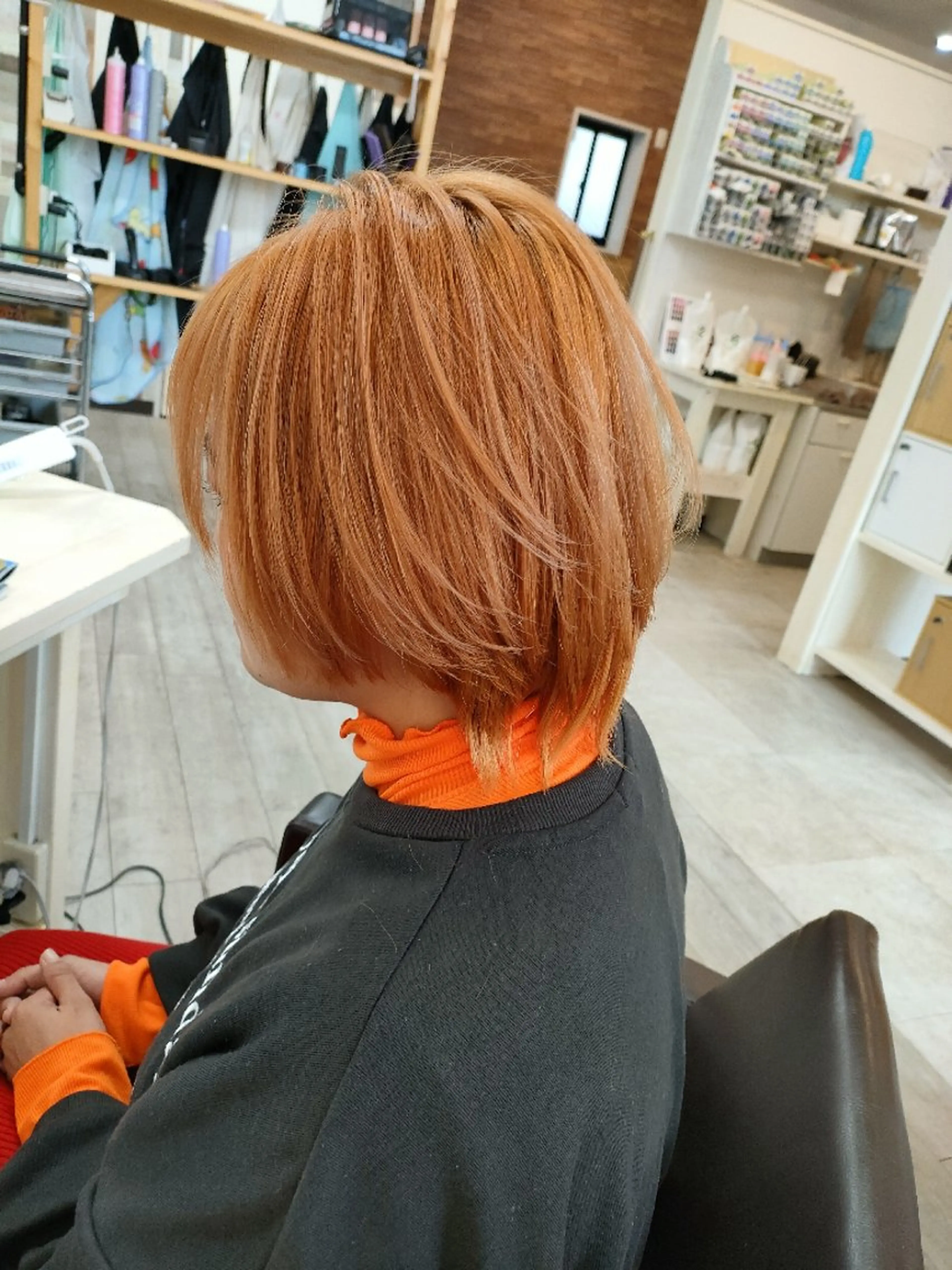 ミディアム カラー オレンジ コウスケ rebornのヘアスタイル