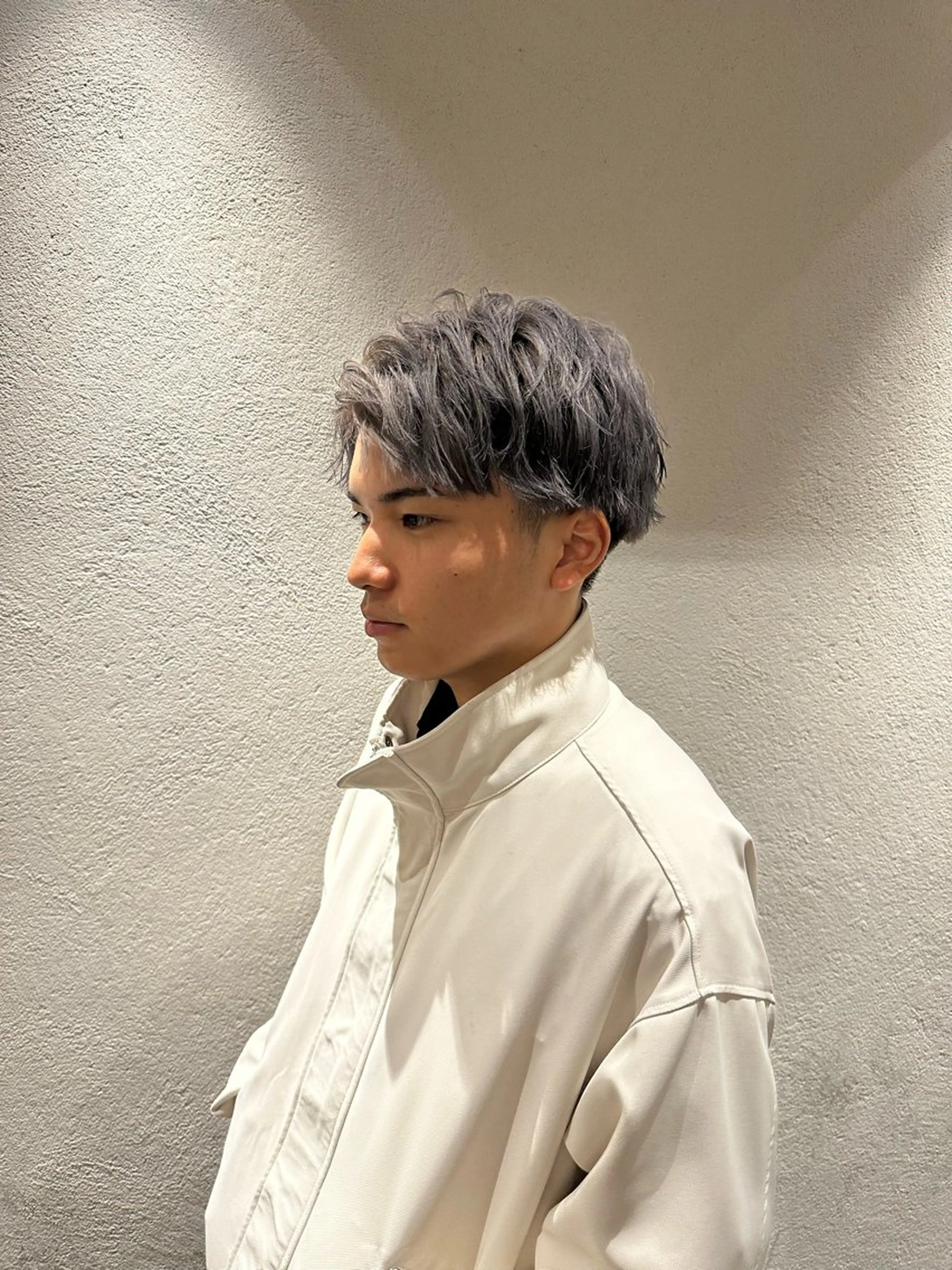 ショート カラー メンズ シルバー 溜一太／似合わせ/ メンズカットのヘアスタイル