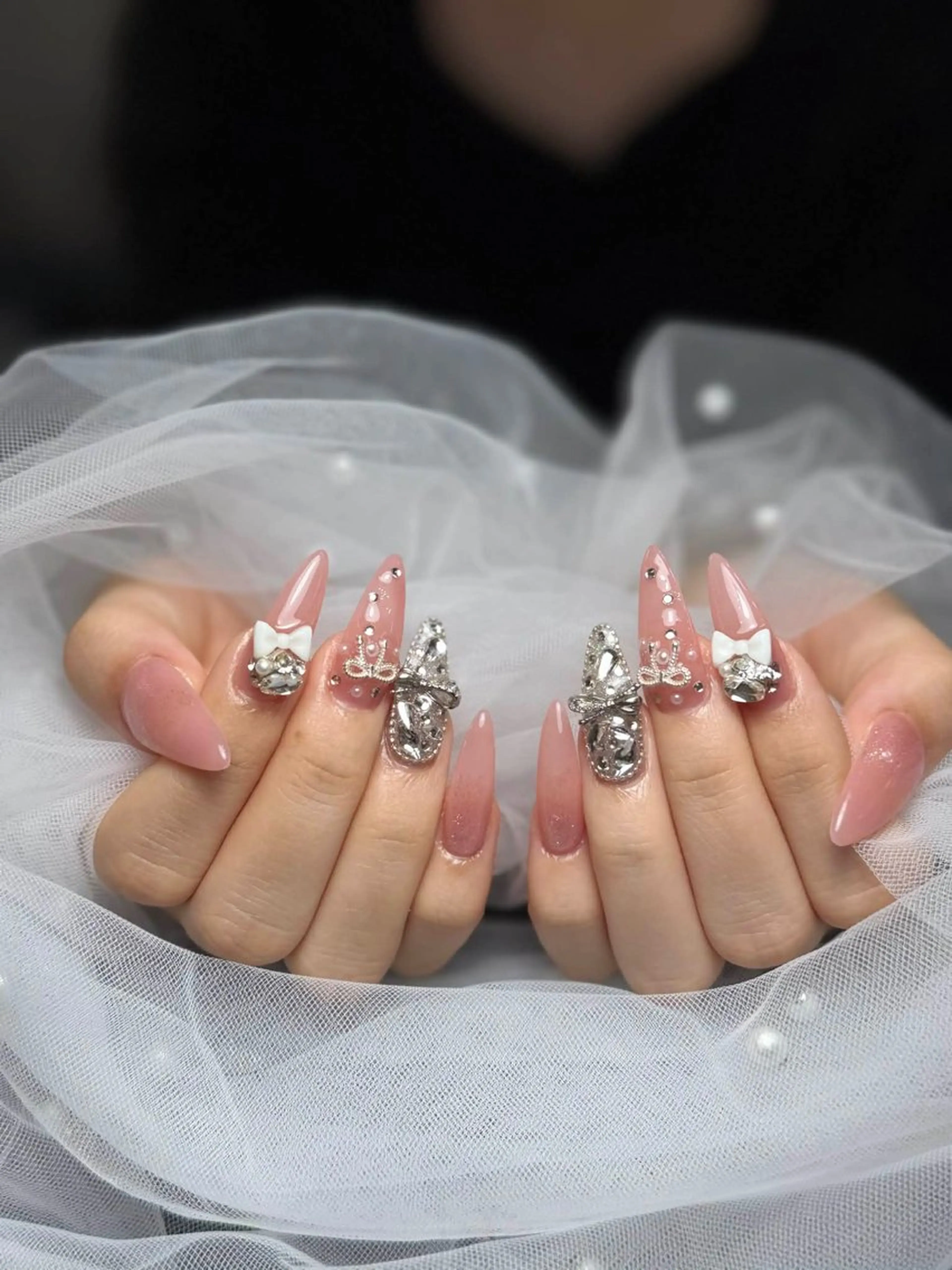 ネイル アートネイル 長さ出し ジェルネイル マグネットネイル ニュアンスネイル ハンドネイル Cloudy Chan 歌舞伎町のネイルデザイン