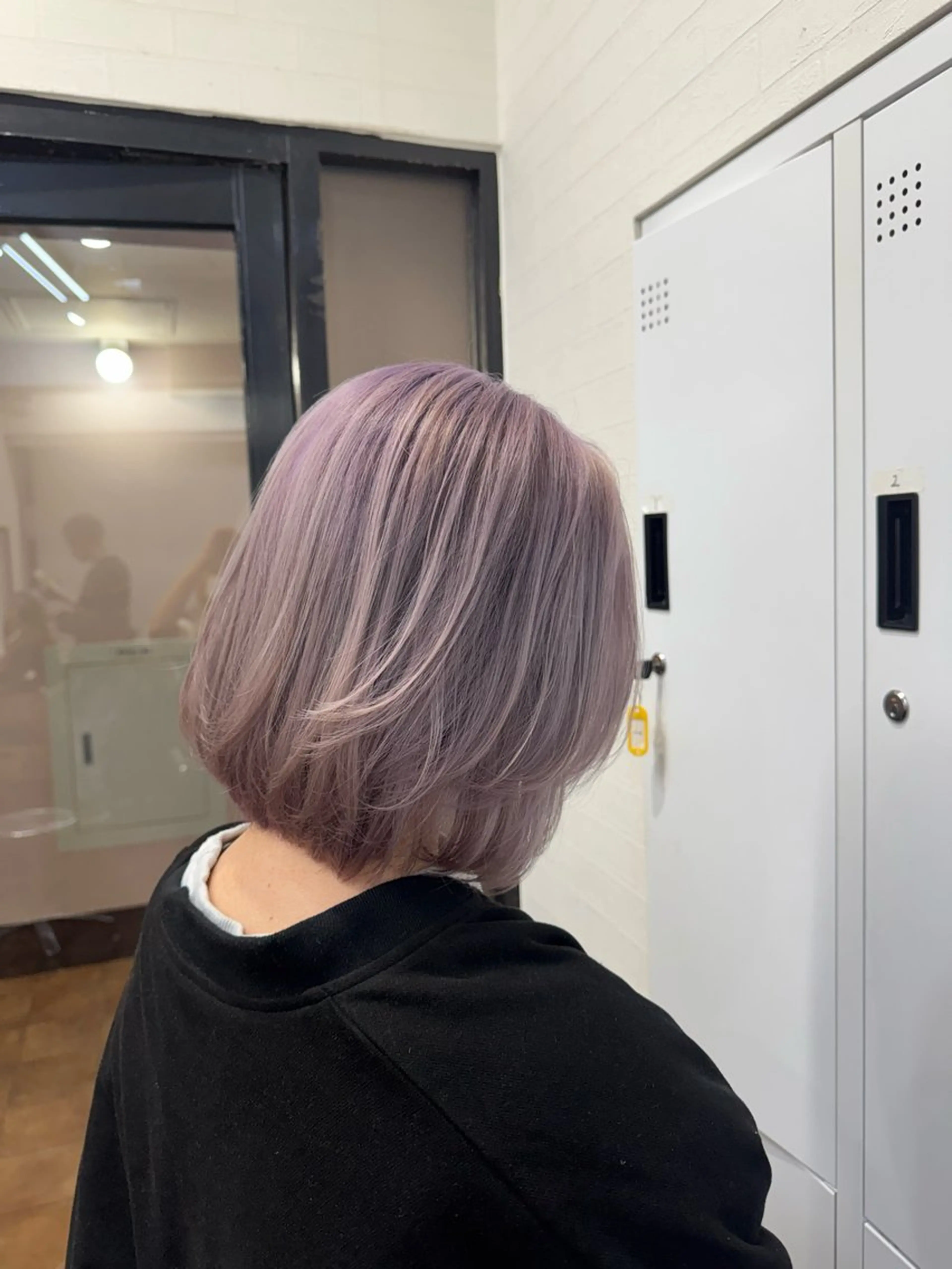 ミディアム 横浜🦋ハイトーン 🫐シャドウルーツのヘアスタイル