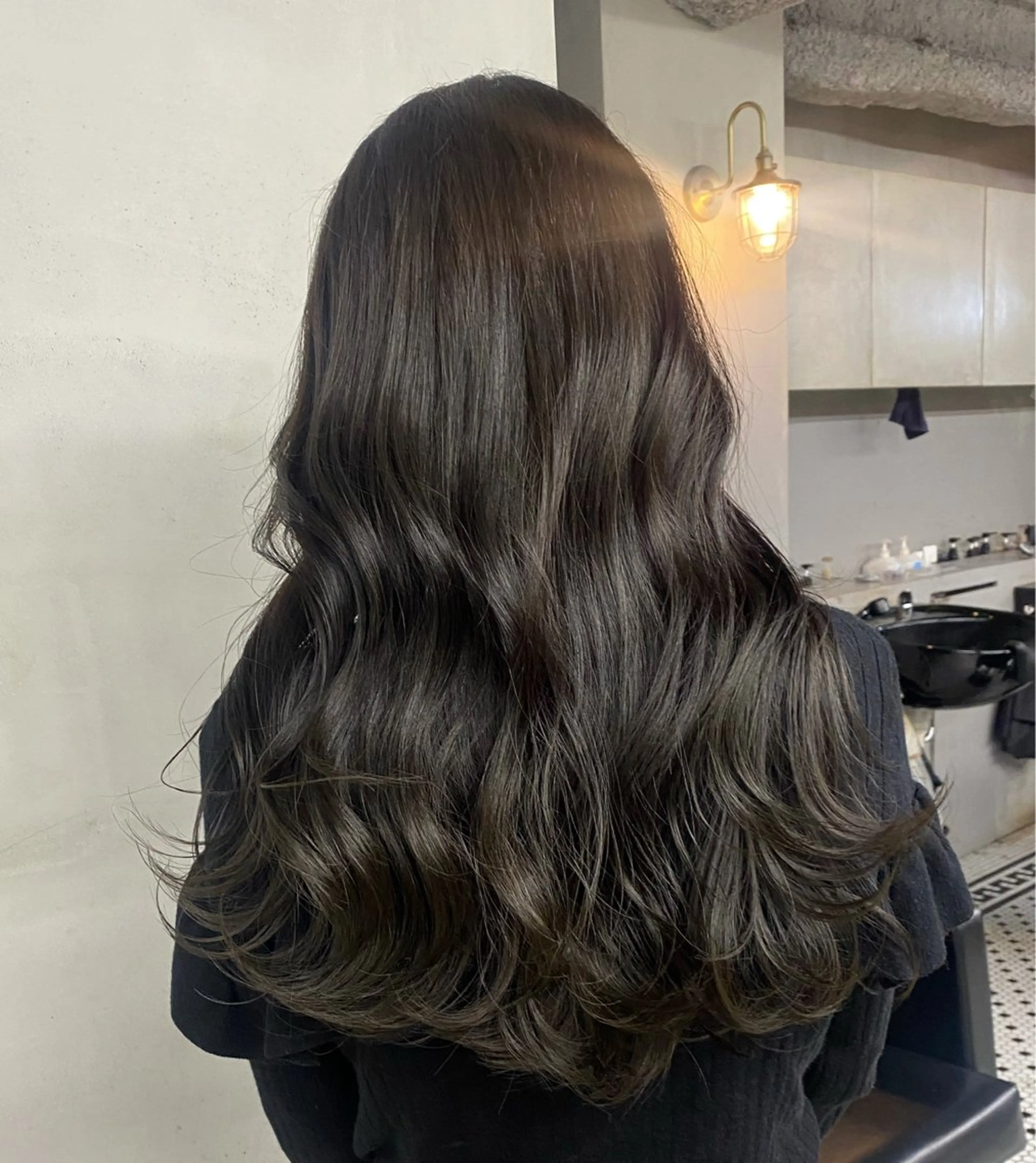 ロング カラー カット ヘアカラー トリートメント ヘアセット 新宿/韓国ヘア/ 髪質改善ストレートのヘアスタイル