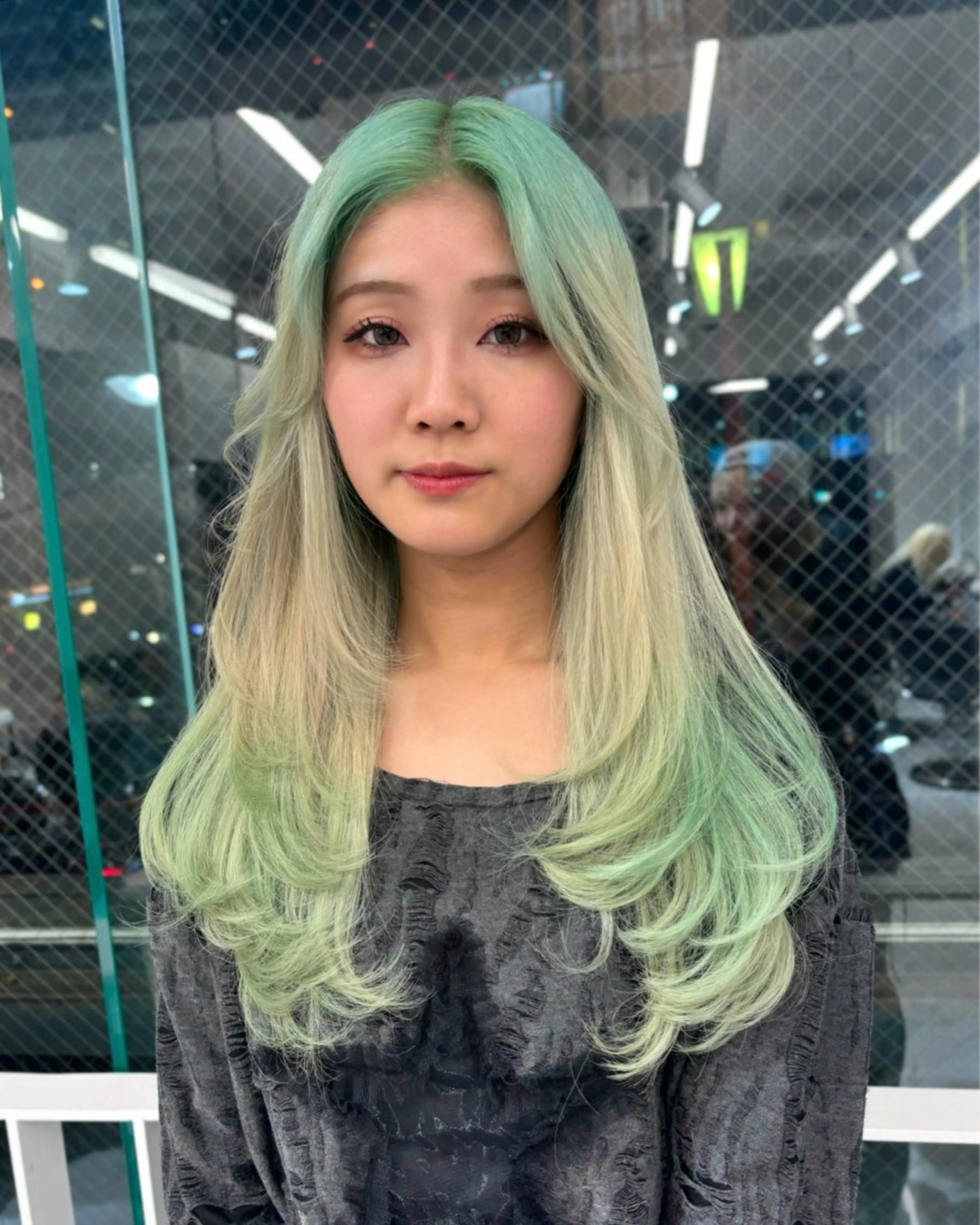 ロング カラー ベージュカラー デザインカラー グラデーションカラー ホワイトベージュ ヘアカラー 🩶大人韓国ヘア 渋谷/Satsukiのヘアスタイル