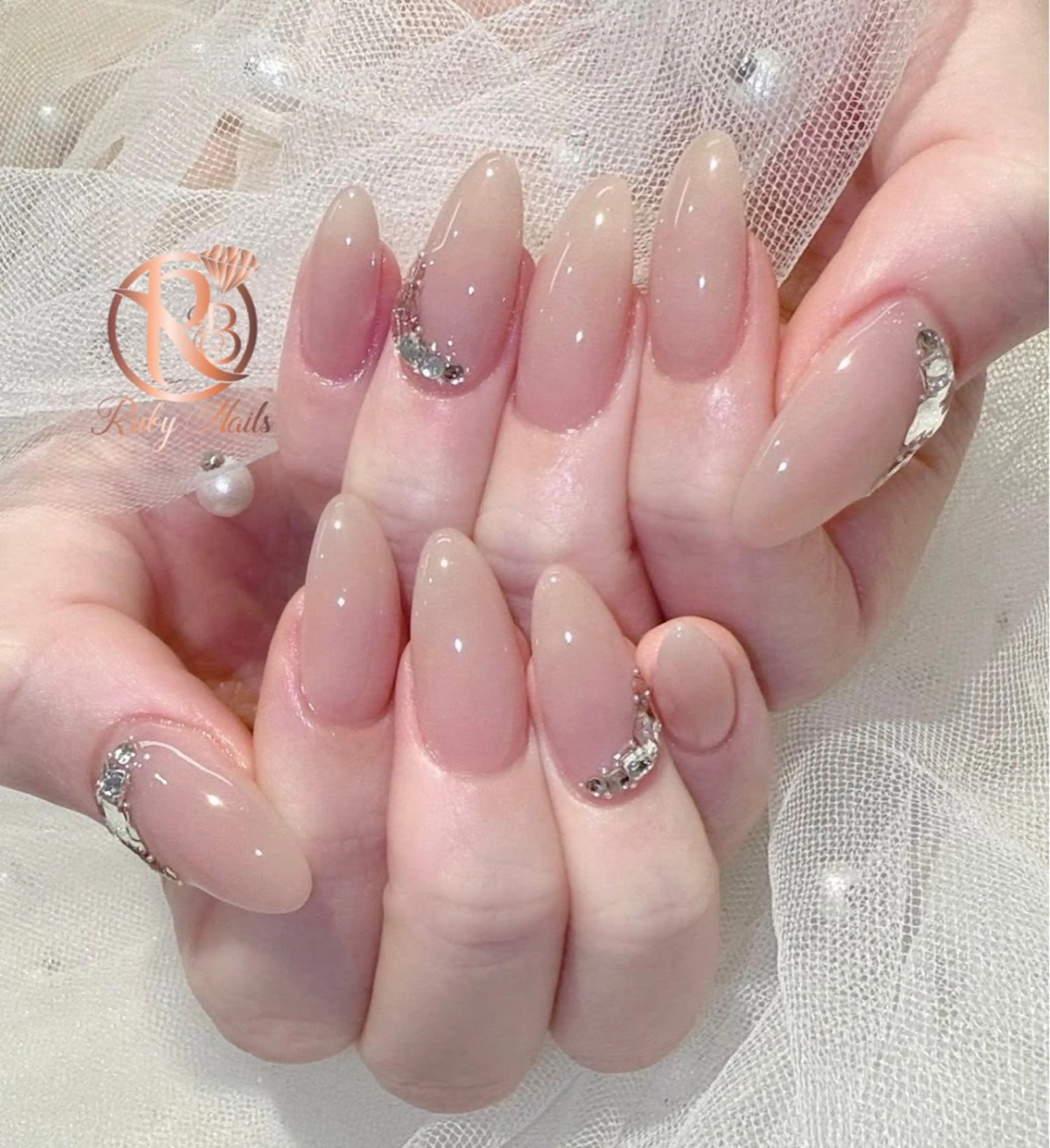 ネイル グラデーション キラキラネイル ピンク 春ネイル ストーンネイル ハンドネイル RUBY Nail 日暮里店のネイルデザイン