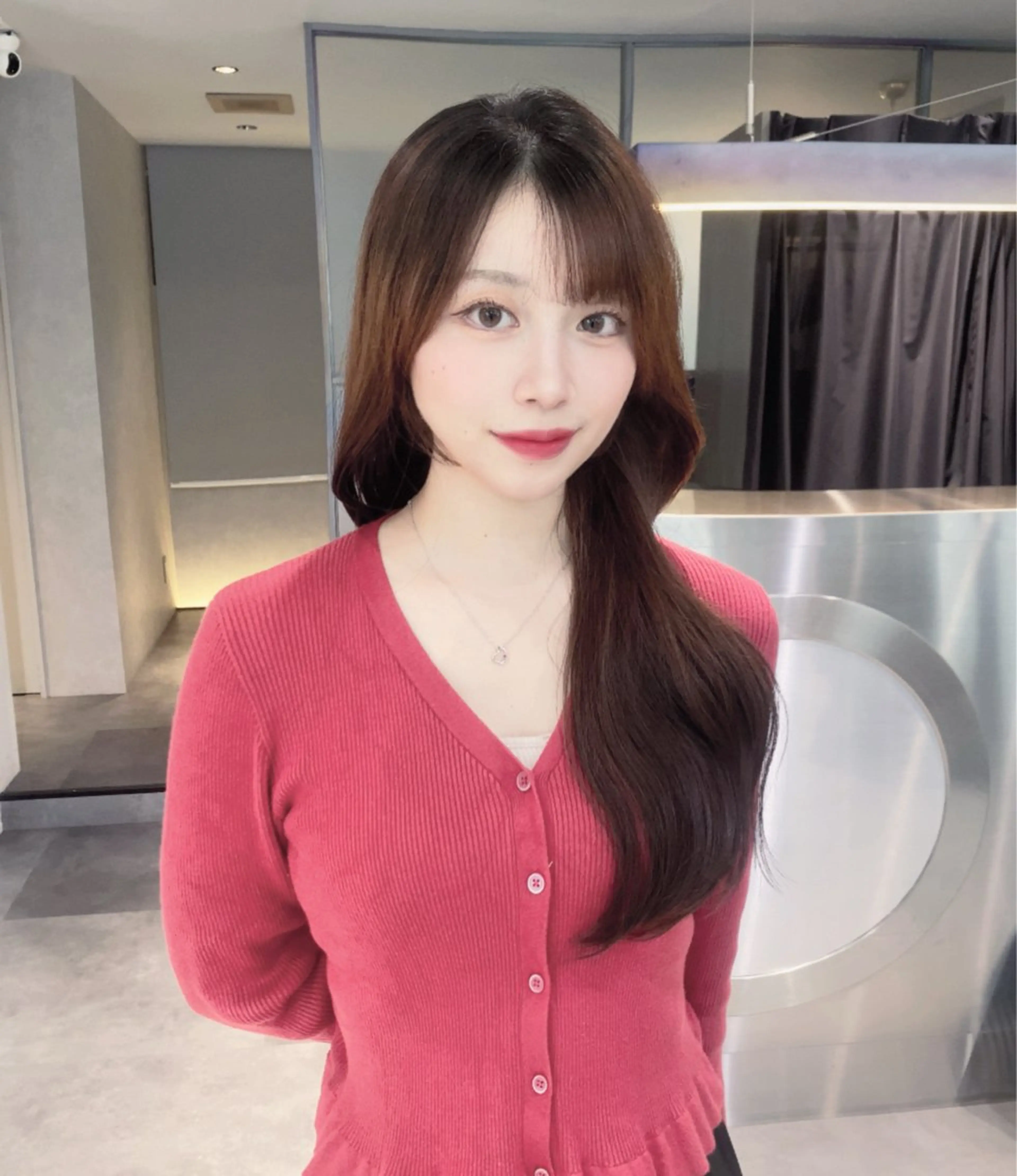 ロング くびれヘア 顔まわりレイヤー 顔周りカット ヨシンモリ 韓国風ヘア 葵 韓国オタク美容師 レイヤーカットのヘアスタイル