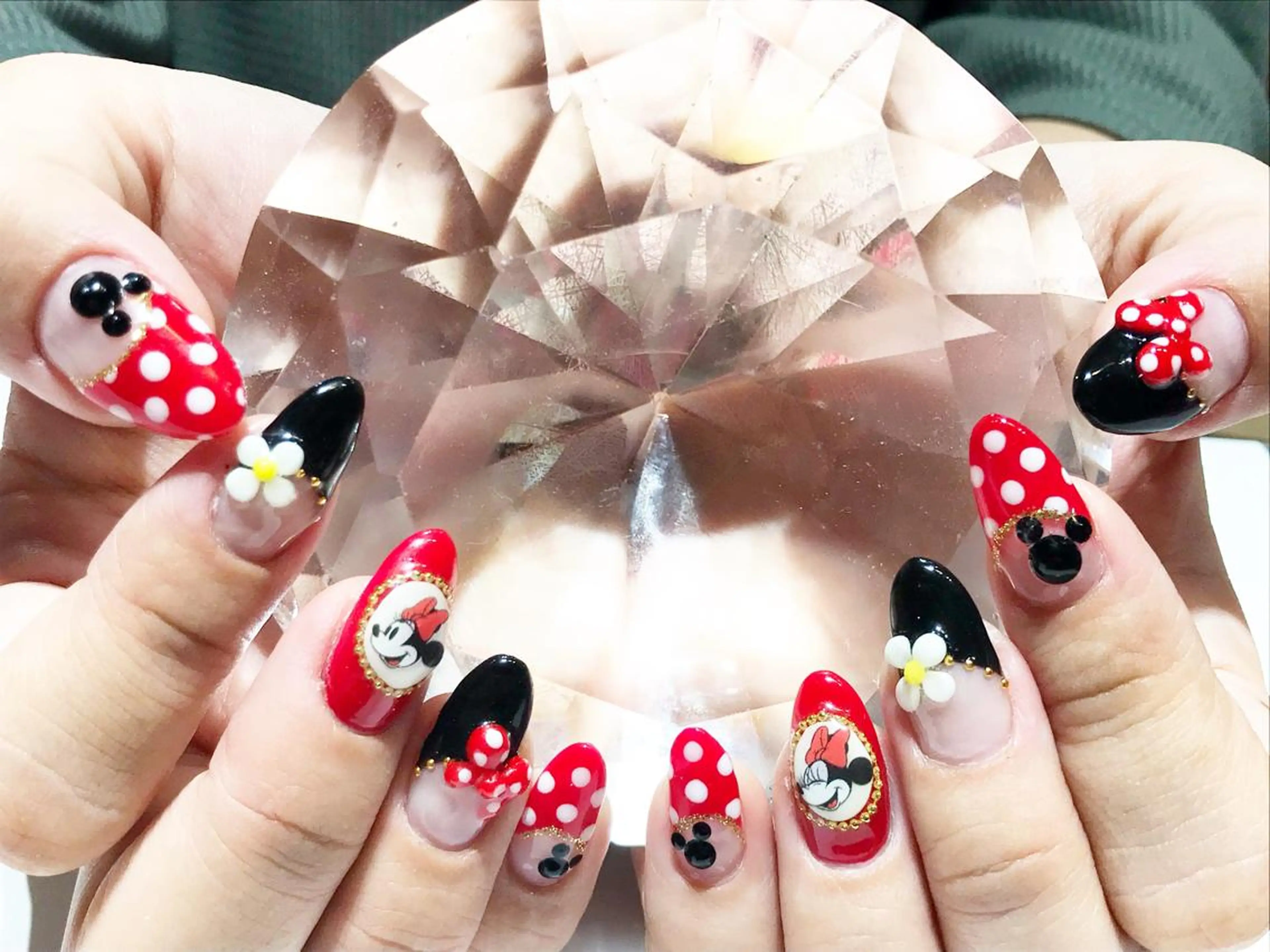 ネイル ジェルネイル YUN 💅のネイルデザイン