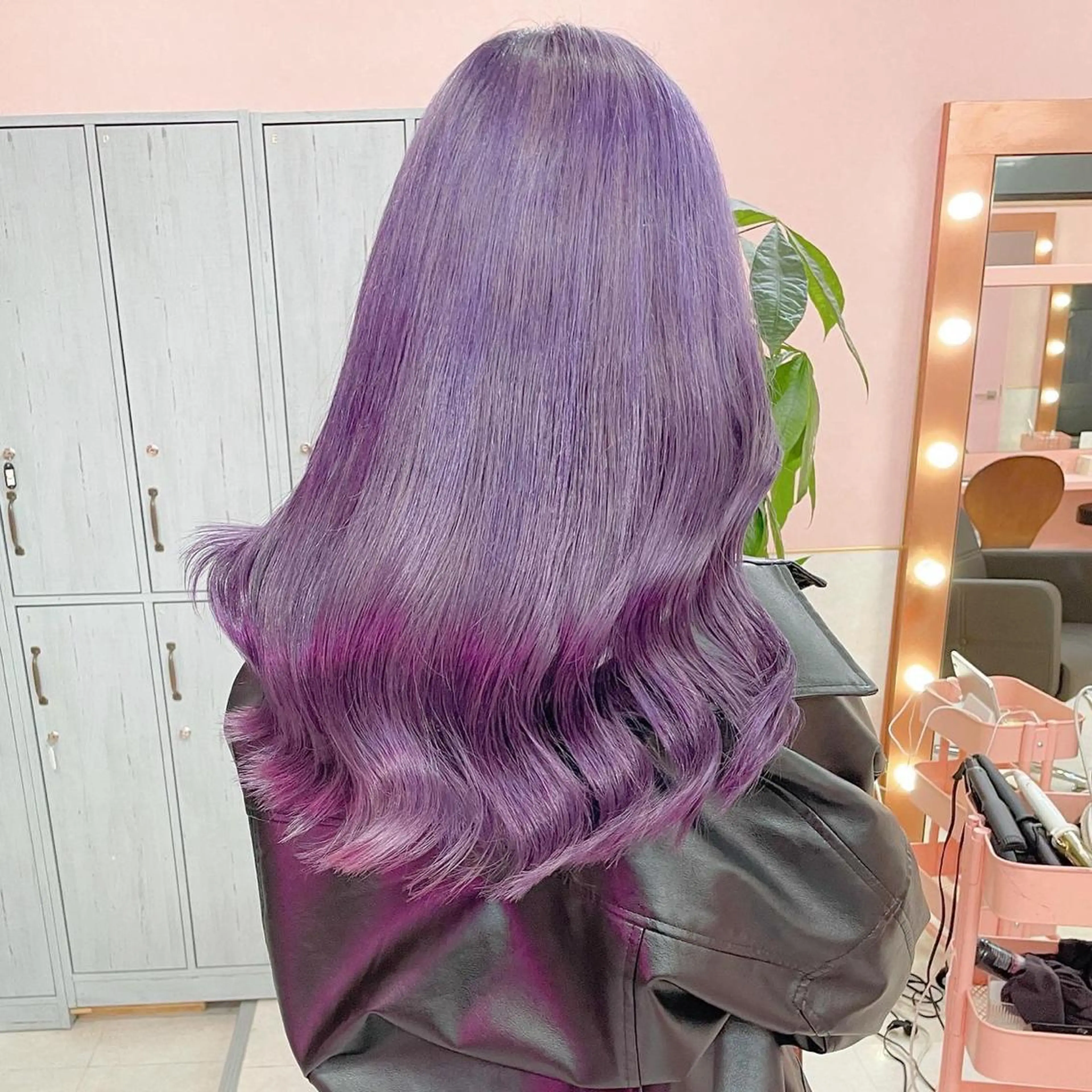 ロング カラー アッシュ アッシュグレー アッシュグレージュ バレイヤージュ ミストバング ハイトーン特化🎀 LEONのヘアスタイル