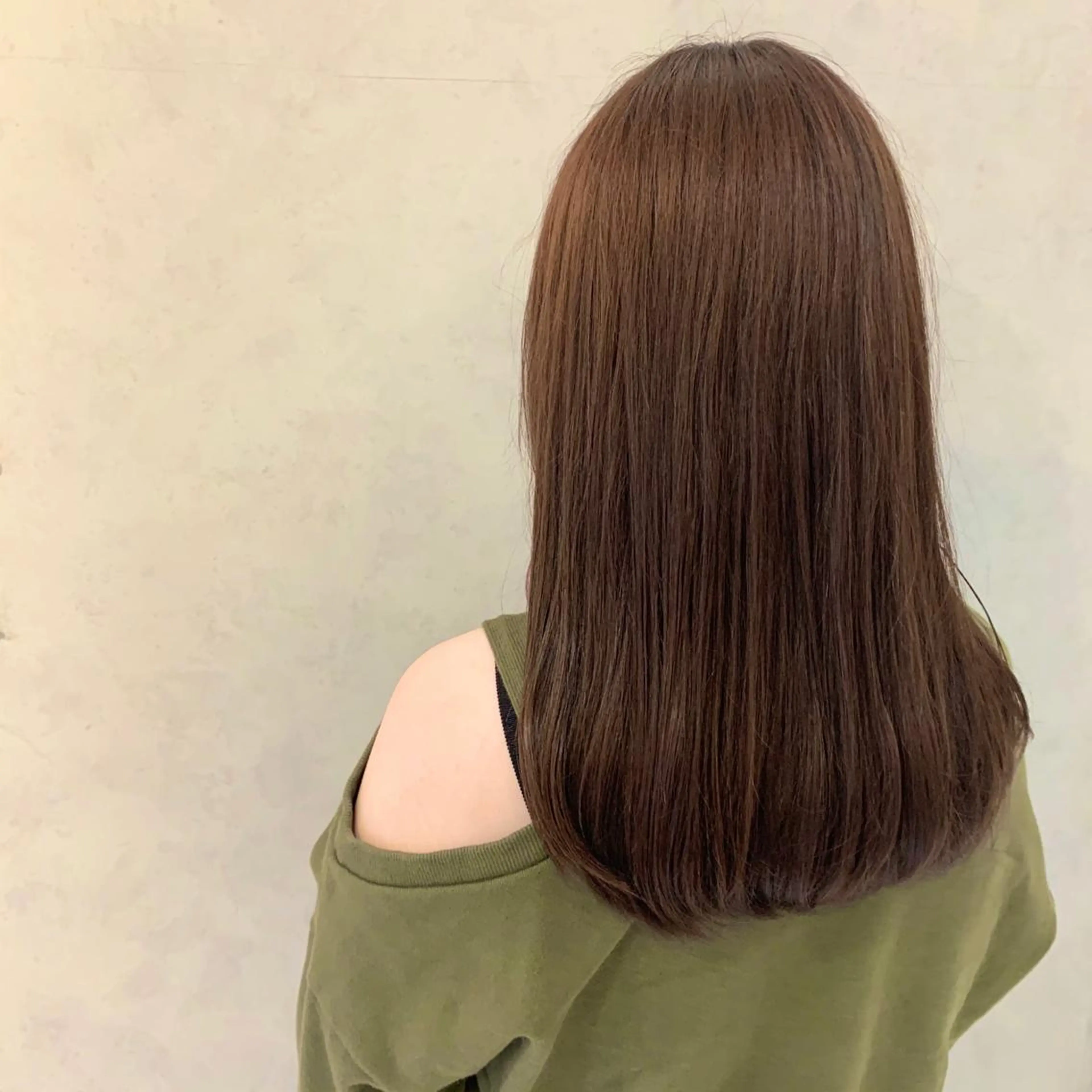 セミロング 縮毛矯正 トリートメント ︎︎🧸 ユリ ︎︎🧸のヘアスタイル