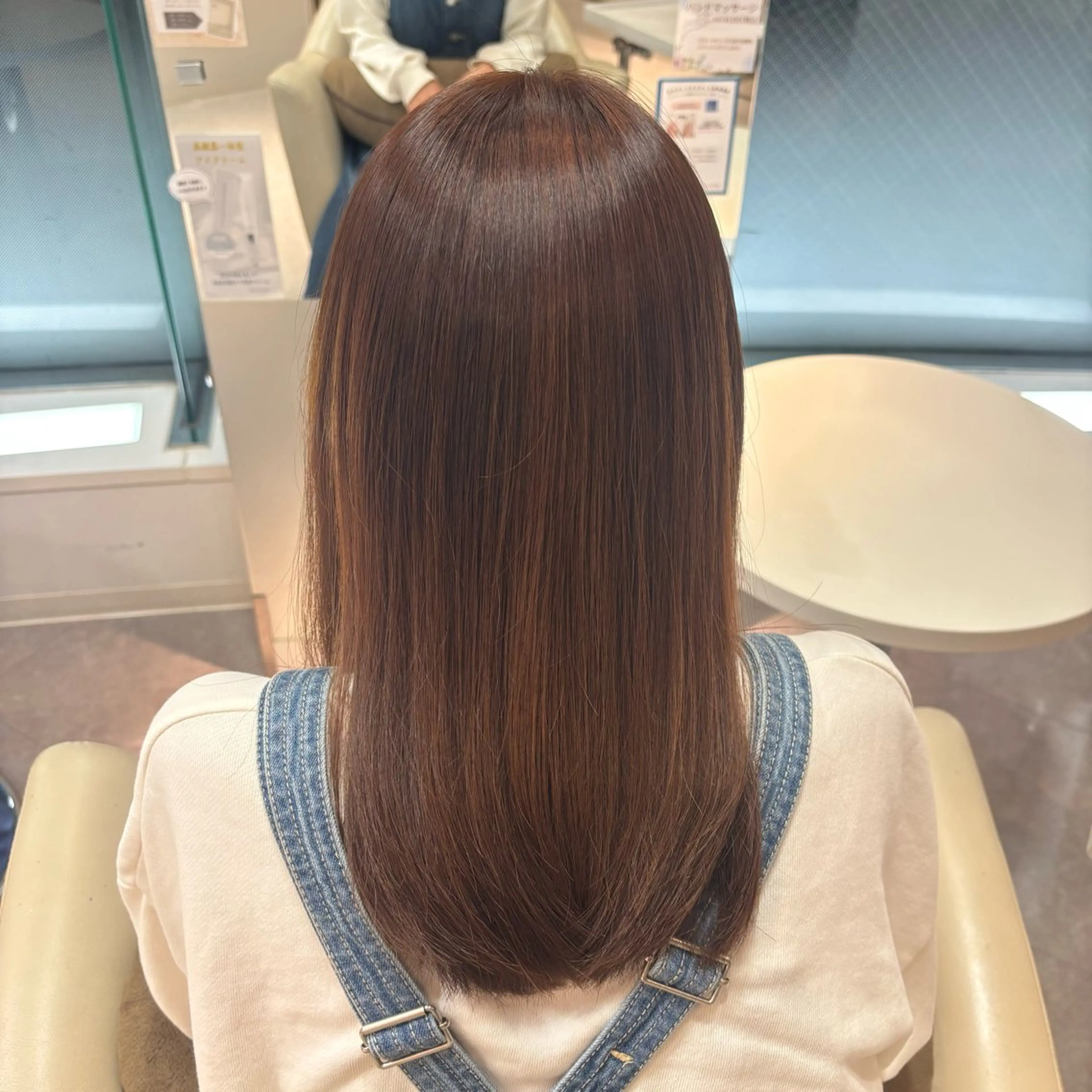 カラー レナークアリア 武田明花音のヘアスタイル