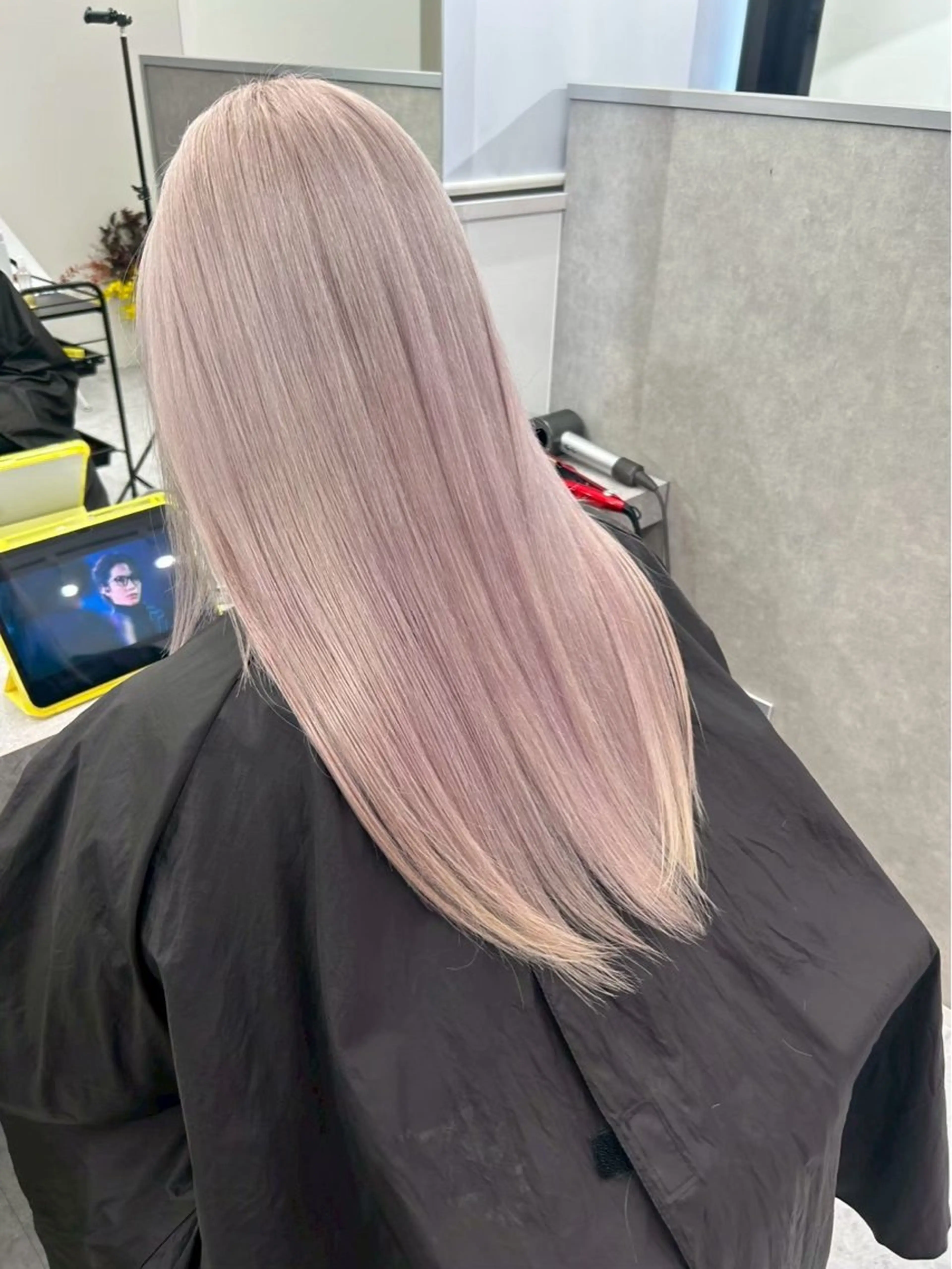 ロング カラー ブリーチ ハイトーンカラー ヘアカラー トリートメント ハイトーン🪼派手髪 mahoのヘアスタイル