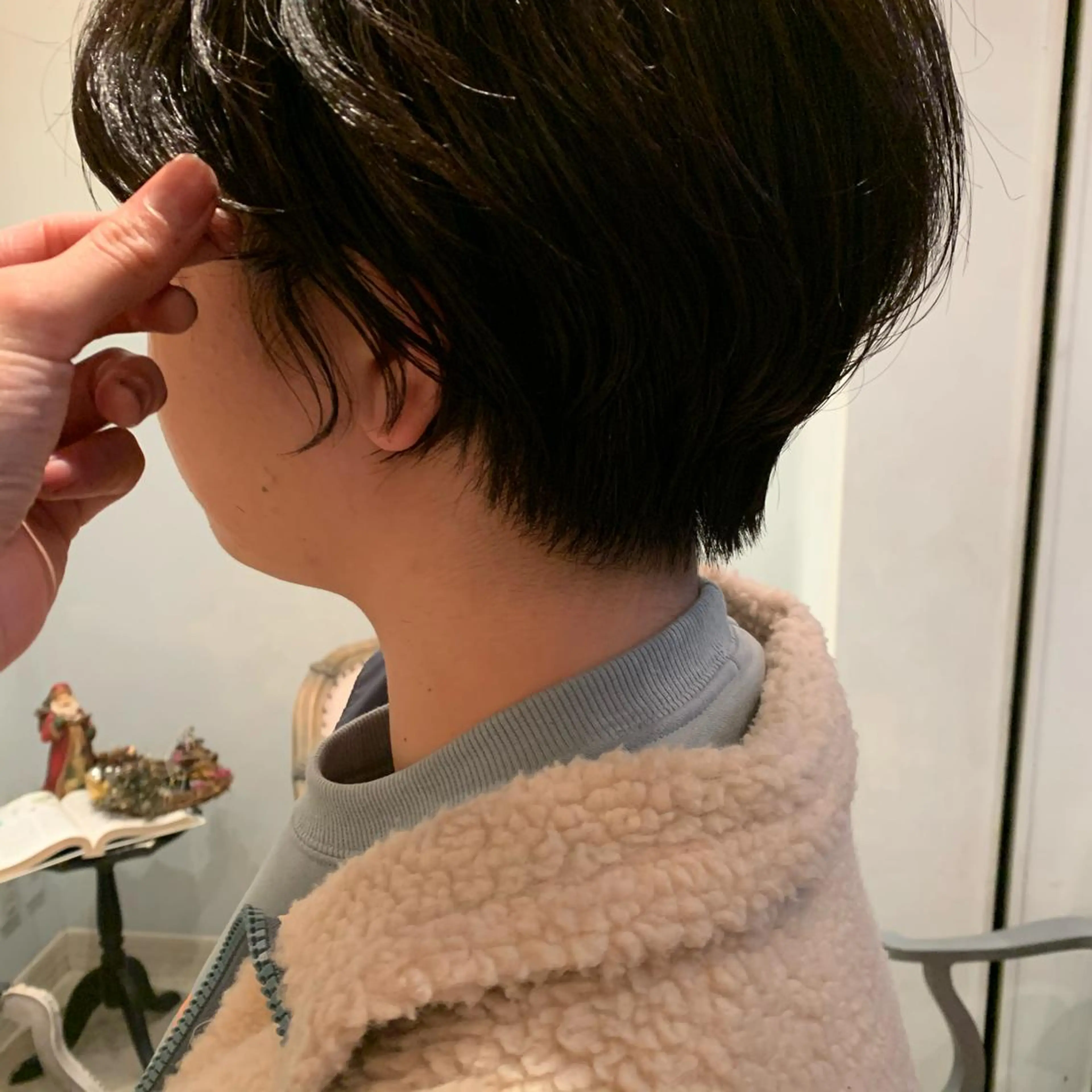 ショート SAKINO. ベージュカラーのヘアスタイル