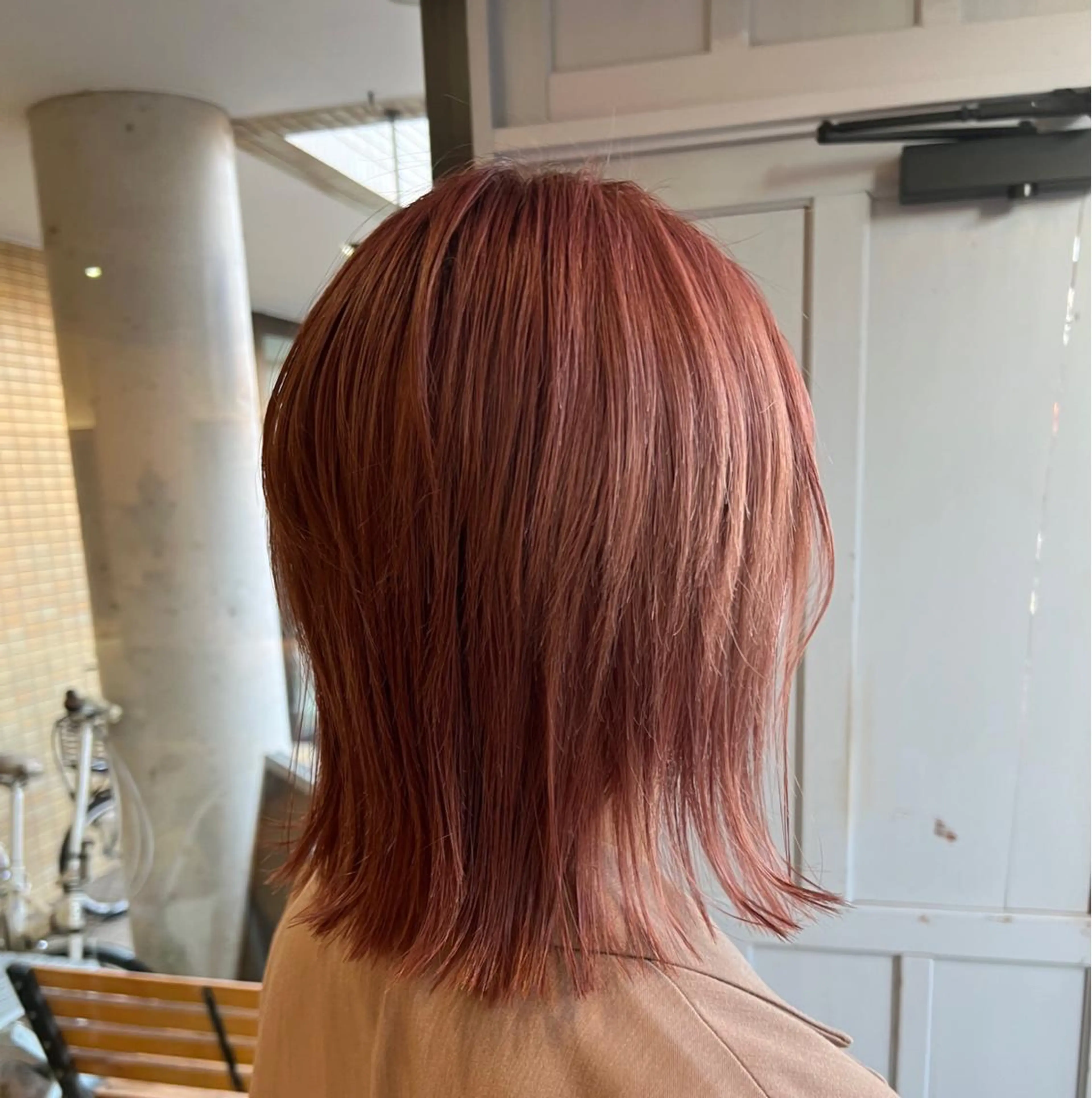 ショート カラー ベージュカラー ブリーチ ピンクカラー ピンクベージュ ヘアカラー トリートメント 堀 望美のヘアスタイル