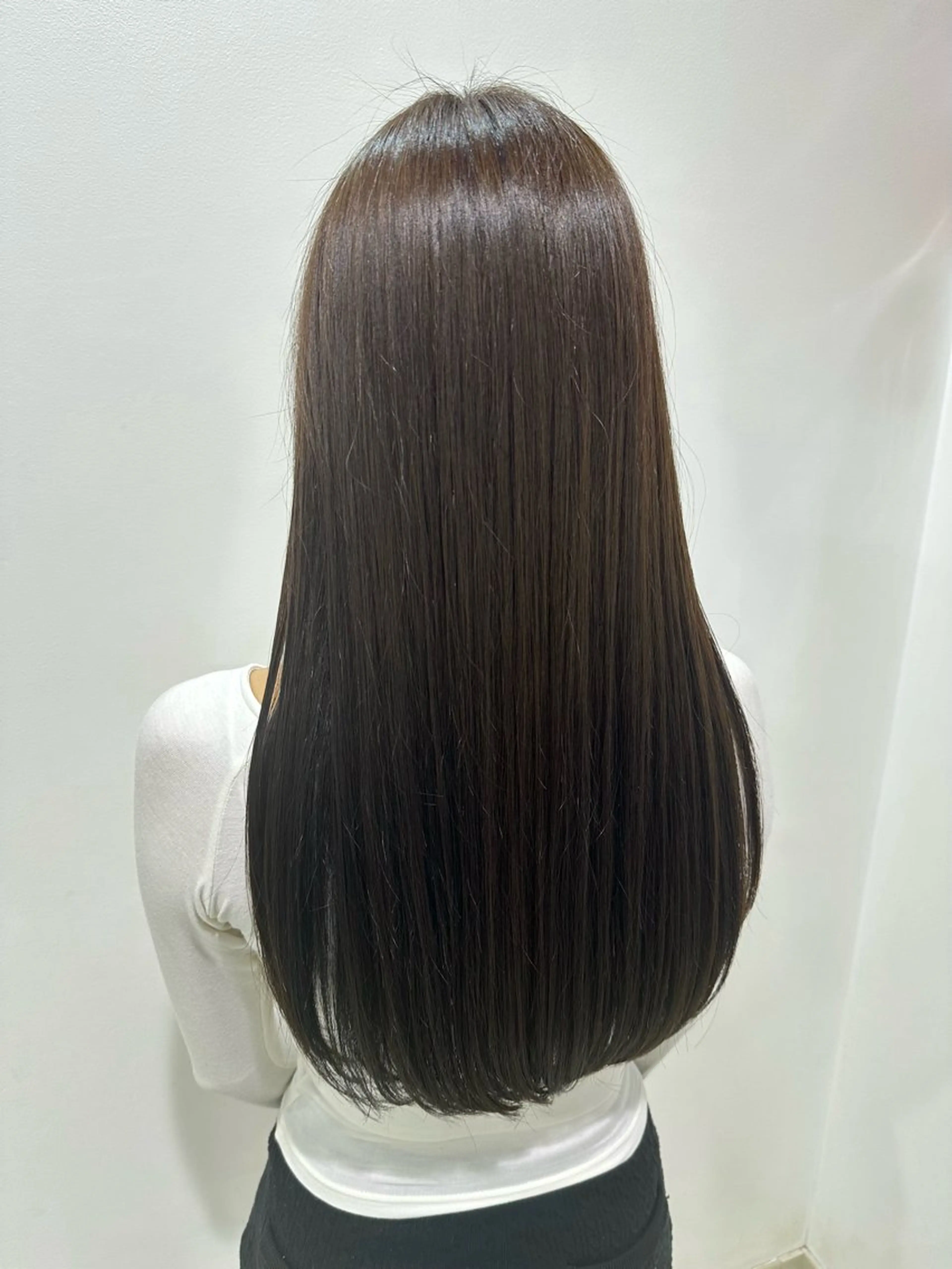 ロング カラー ブラウンカラー オリーブブラウン カット ヘアカラー KEEN.所属・KEEN.渋沢/ ブリーチ/みなのヘアスタイル