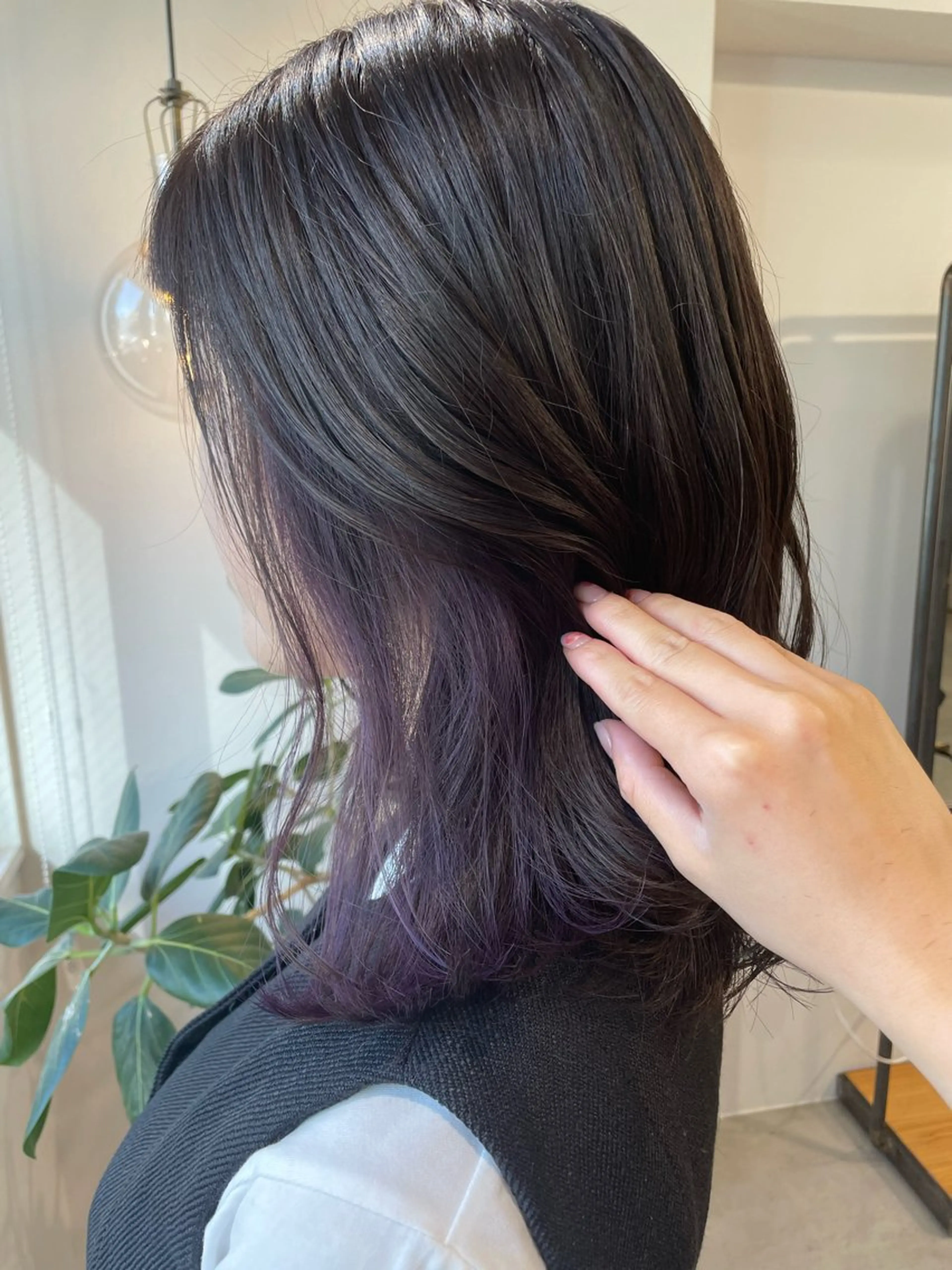 ミディアム カラー ダークグレー インナーカラー パープルカラー ヘアカラー トリートメント 平澤 萌香のその他イメージ