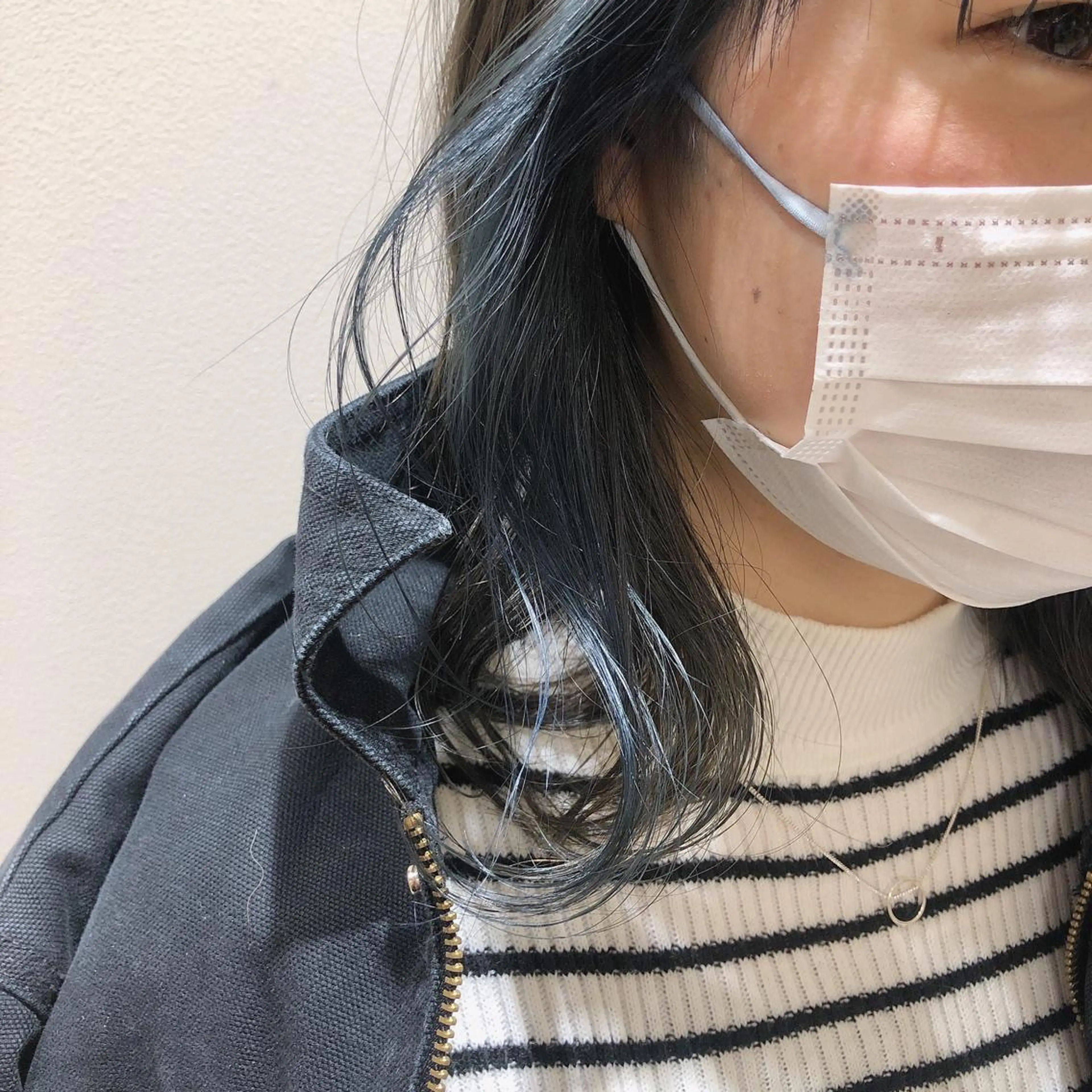 セミロング カラー ブルーカラー インナーカラー ヘアカラー トリートメント 盛れるレイヤーカット 得意🌹井上美沙のヘアスタイル