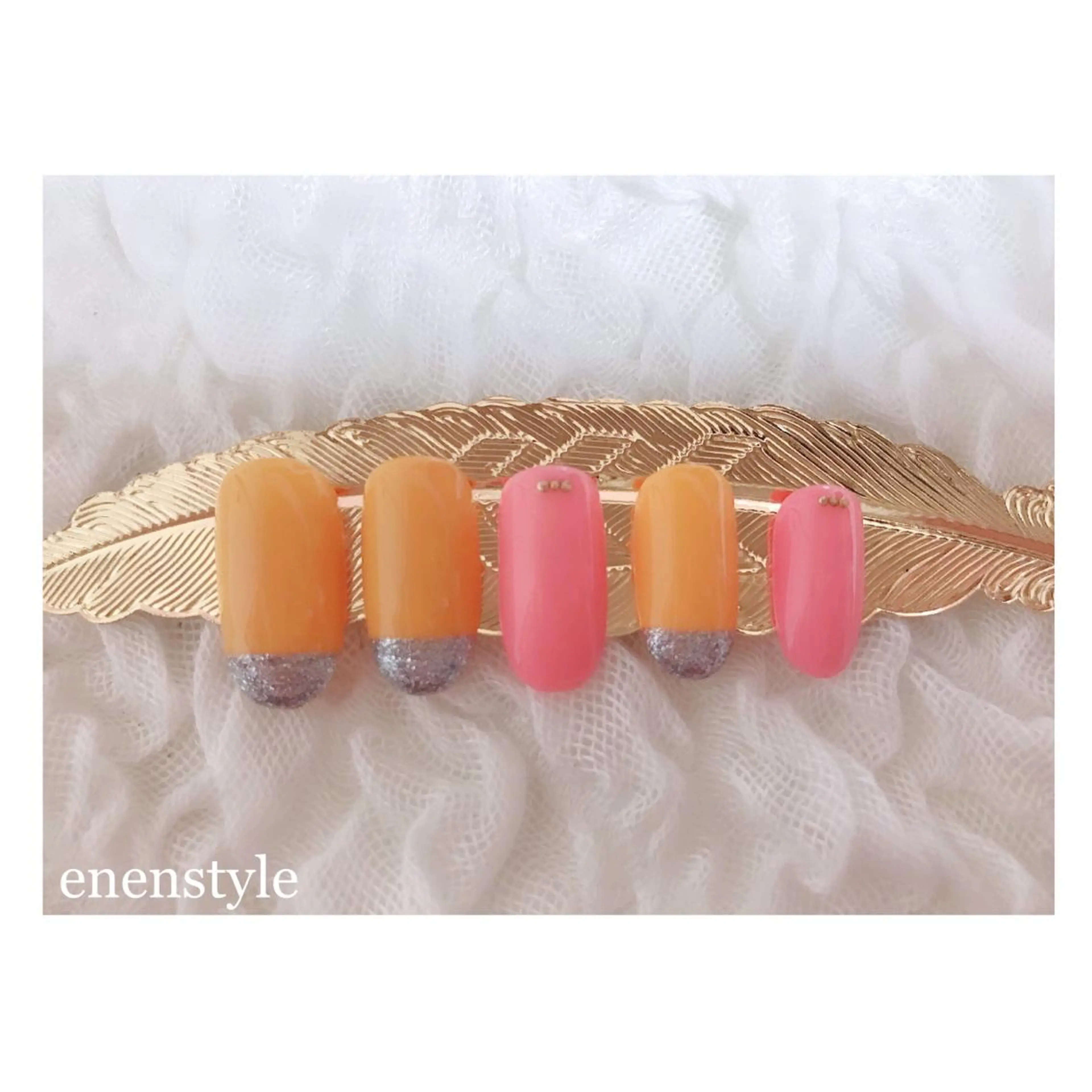 ショート ネイル ジェルネイル ニュアンスネイル オフィスネイル シンプルネイル 黄色 ハンドネイル 👑enen style👑のネイルデザイン