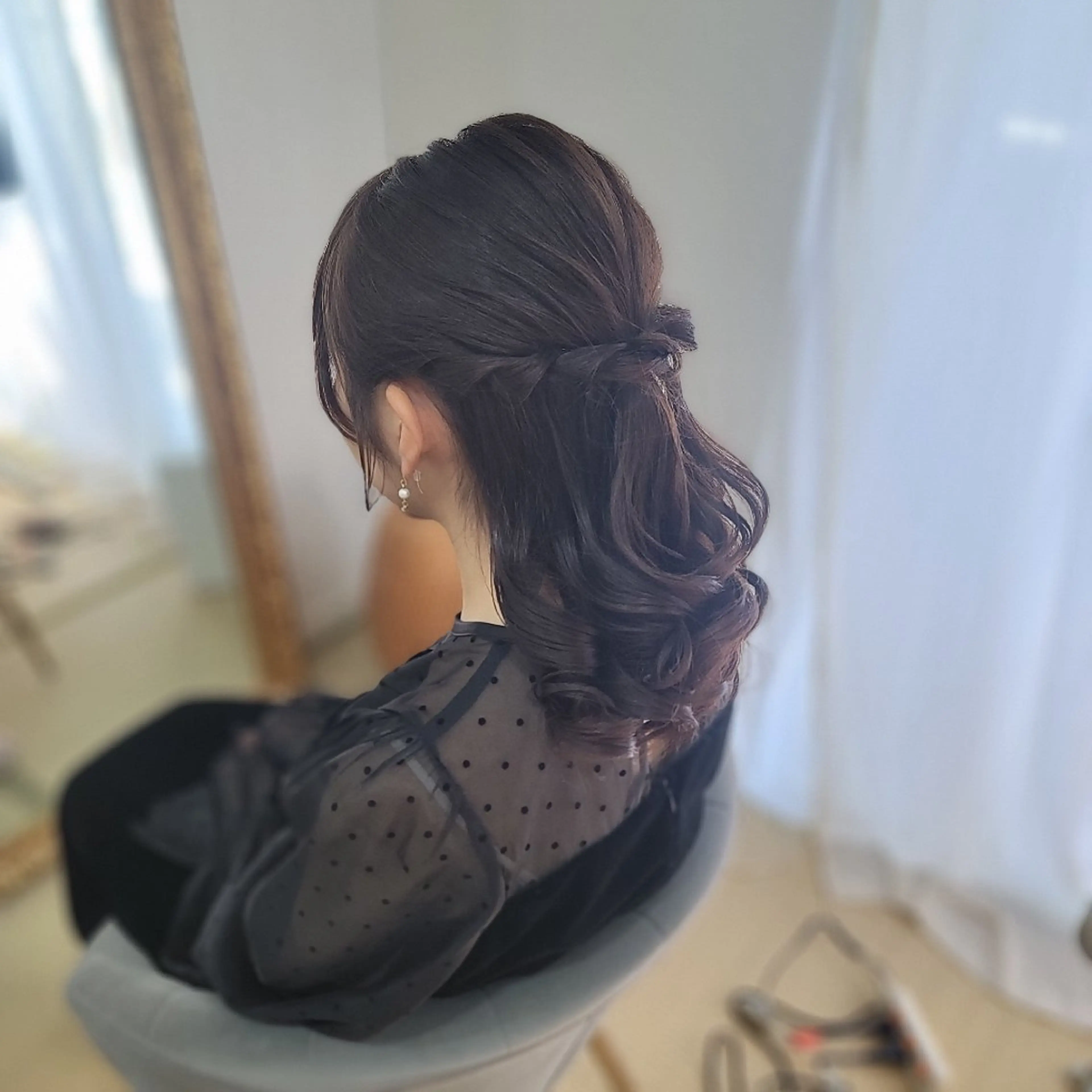 ミディアム ヘアアレンジ ハーフアップ ヘアセット 渥美 寿美翔のヘアスタイル