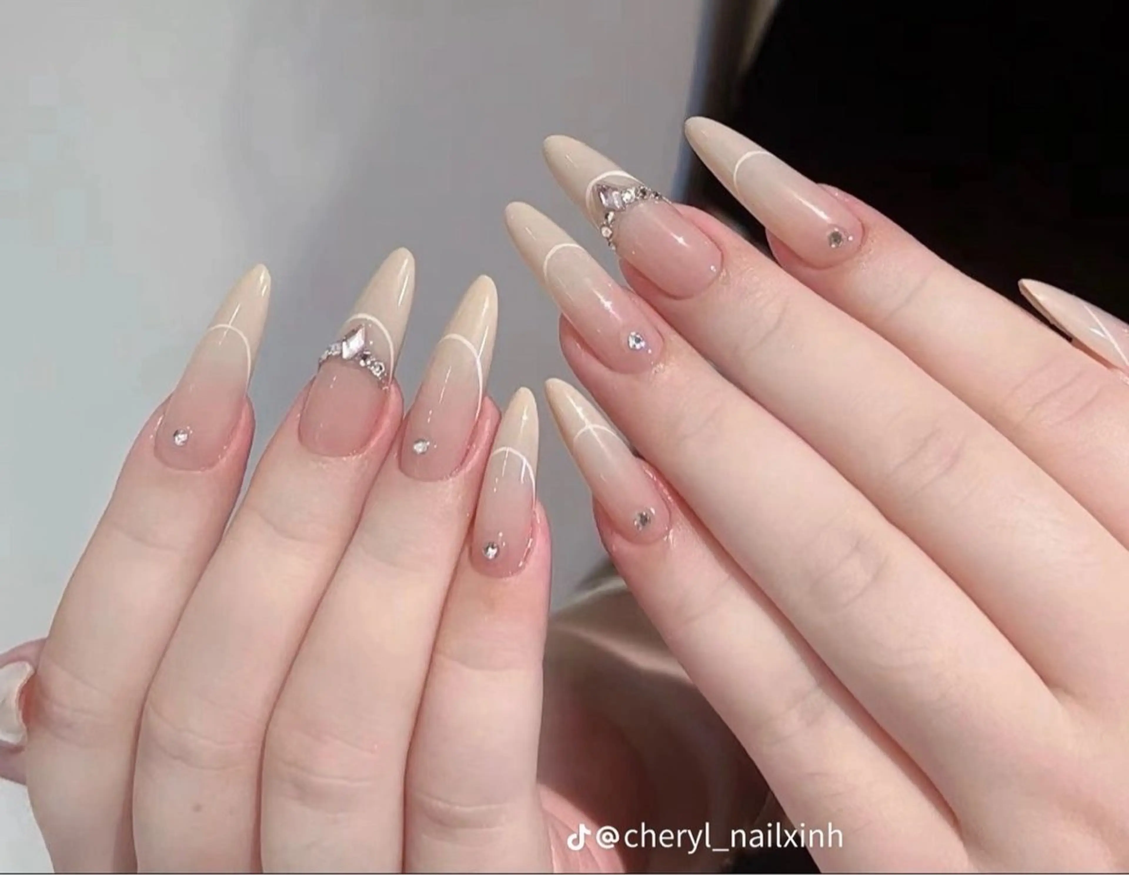 ネイル フレンチネイル キラキラネイル 韓国ネイル シンプルネイル ワンホンネイル ハンドネイル MEI Nailのネイルデザイン
