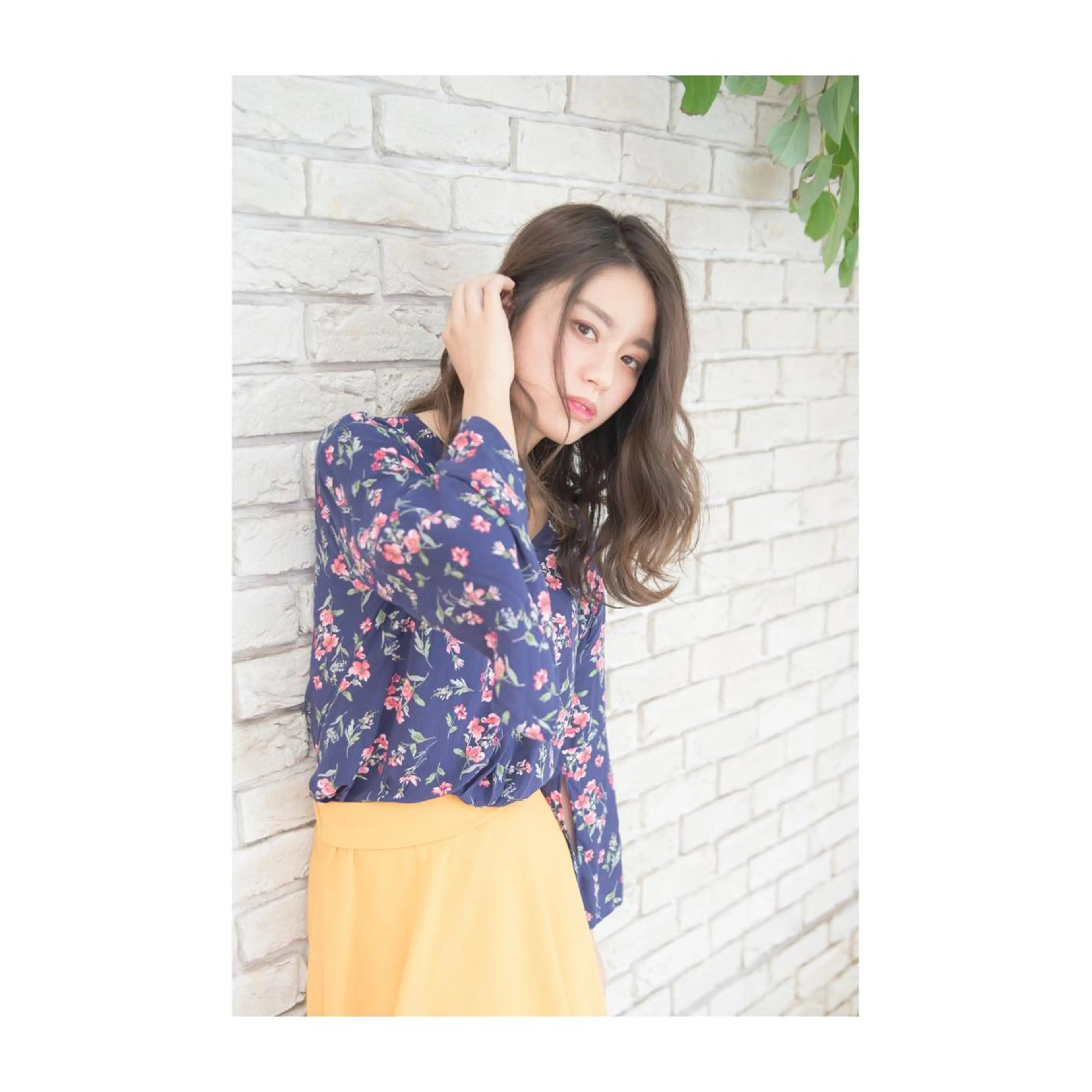 セミロング カラー アオガミ （前髪顔周りカット）のヘアスタイル