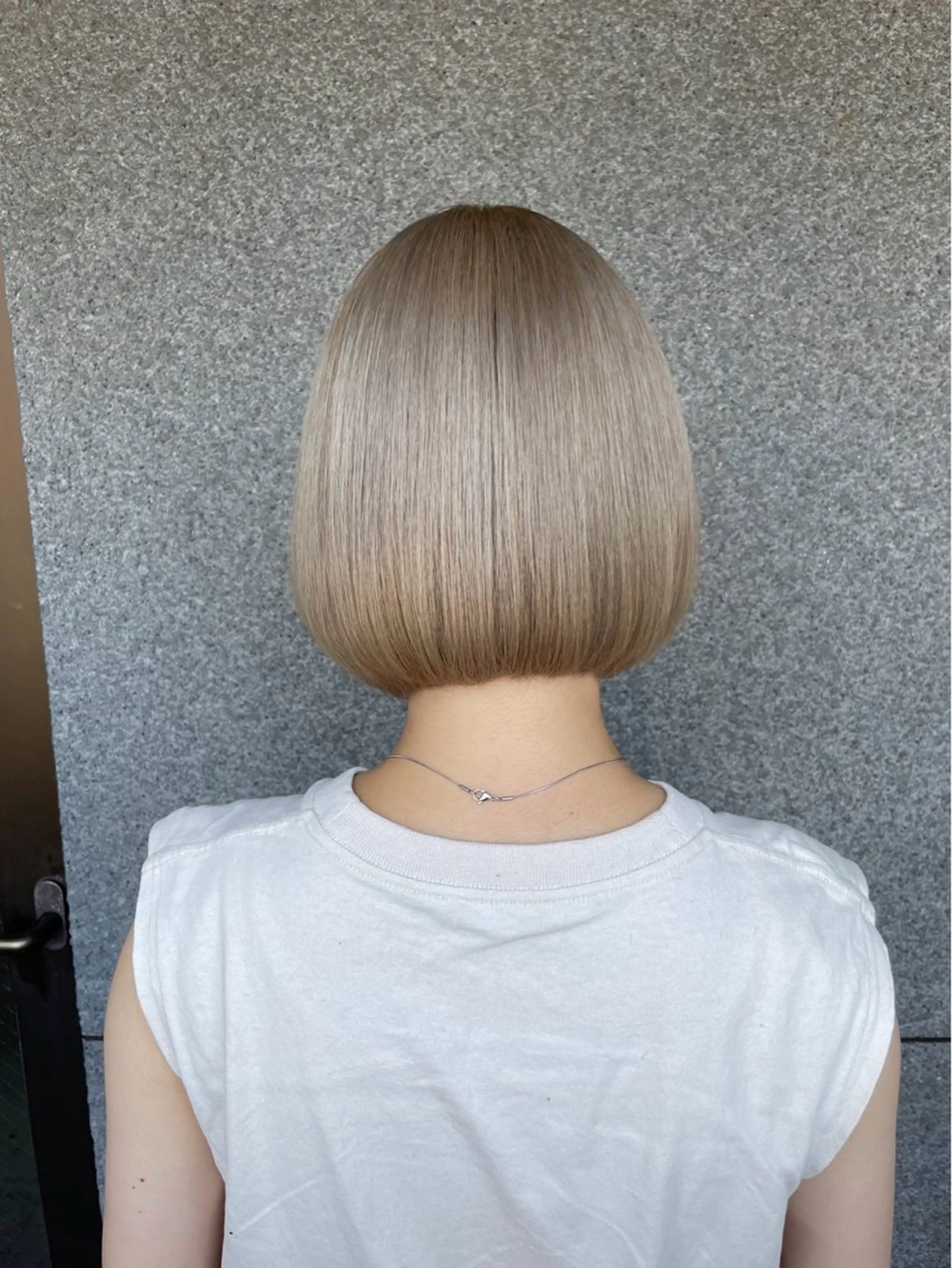 ミディアム カラー 🌱大人ハイトーン RENのヘアスタイル