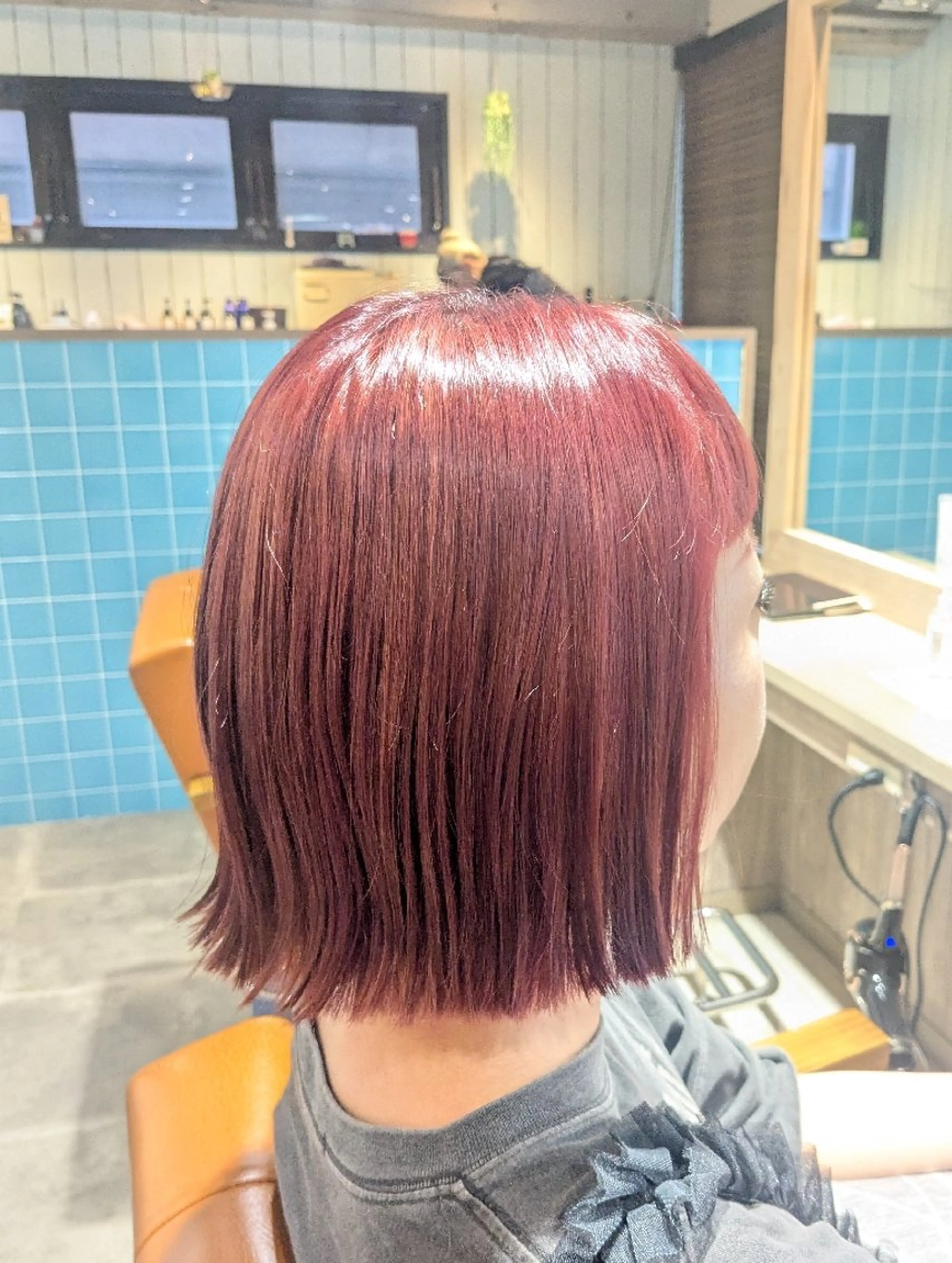 ミディアム カラー alushe 岡 陽子のヘアスタイル