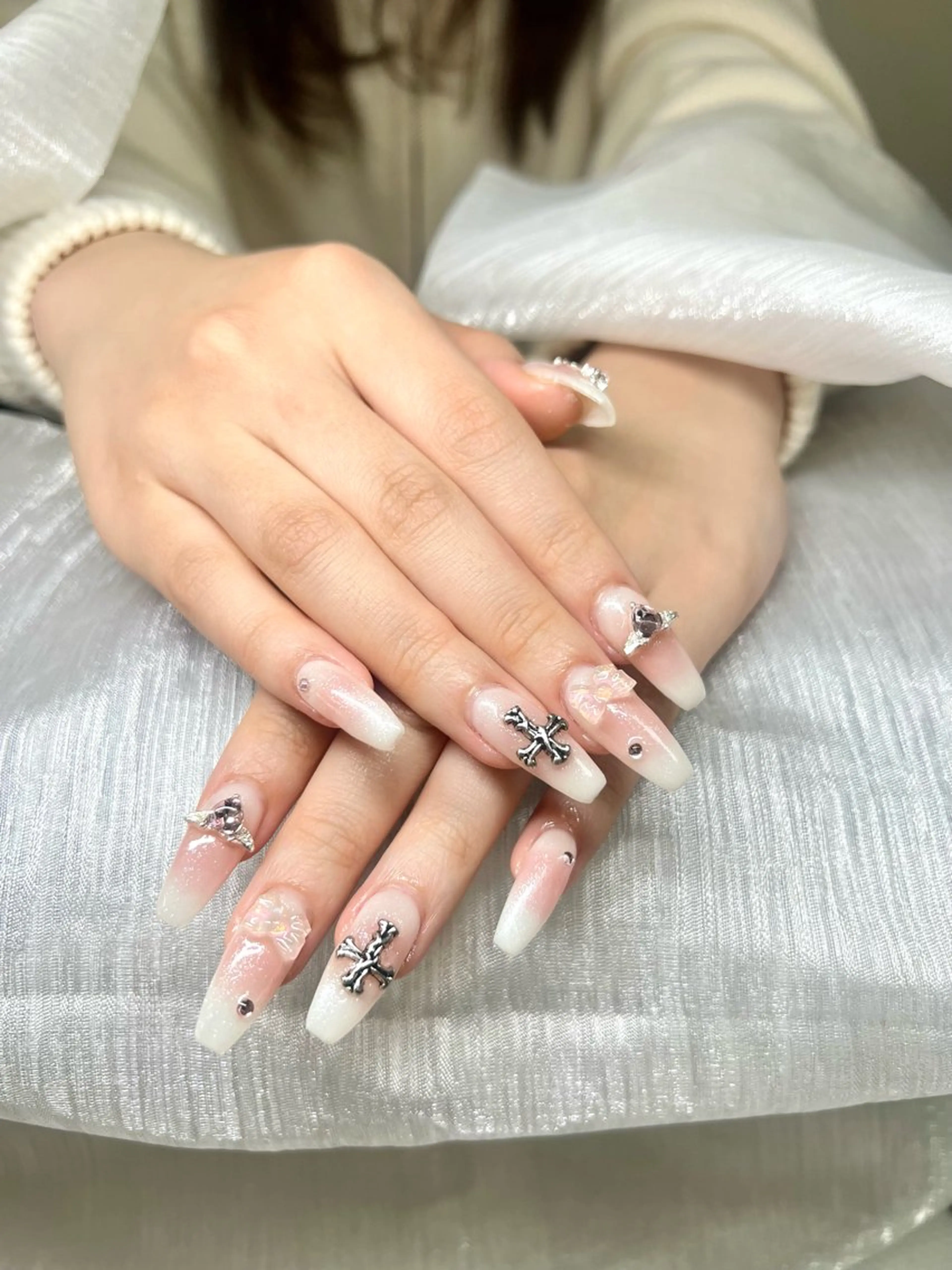 ネイル オーロラネイル チークネイル 長さ出し フットネイル フレンチネイル Lee Nails チップ長さだし専門店のネイルデザイン