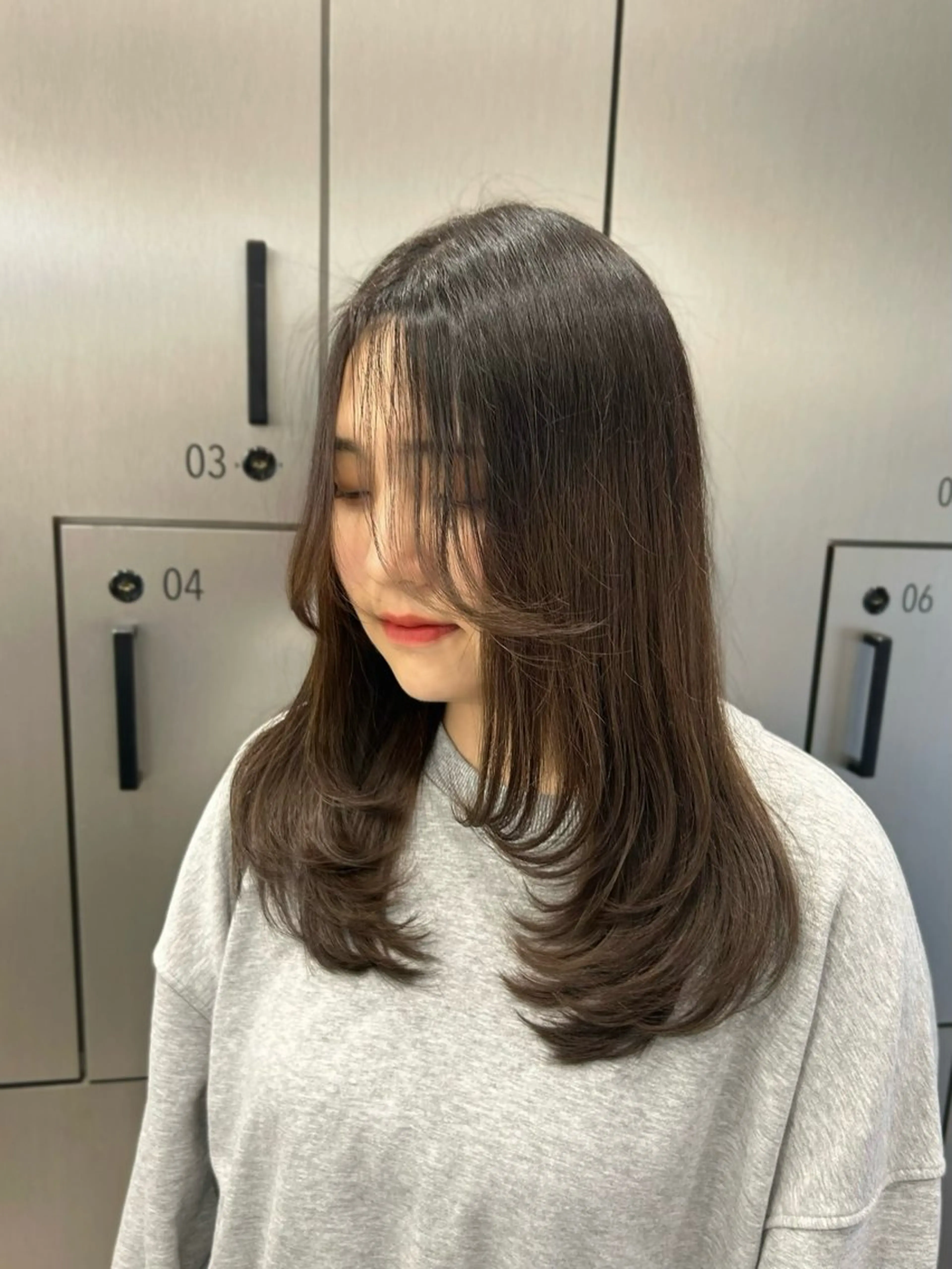 セミロング レイヤーカット ヘアカラー 縮毛矯正 大人レイヤー/艶美髪 🇺🇸TOMONAのヘアスタイル