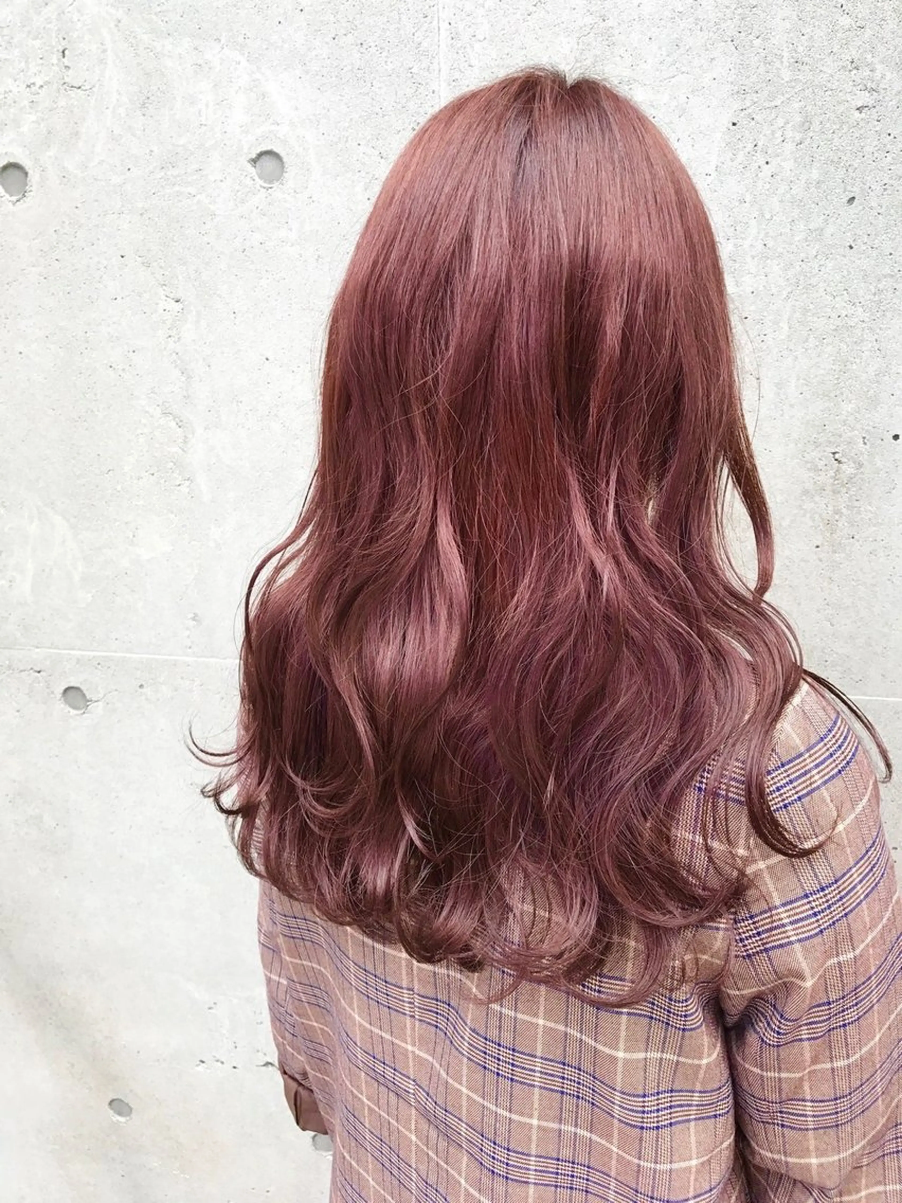 セミロング カラー ピンクカラー 川越 輝梨奈のヘアスタイル