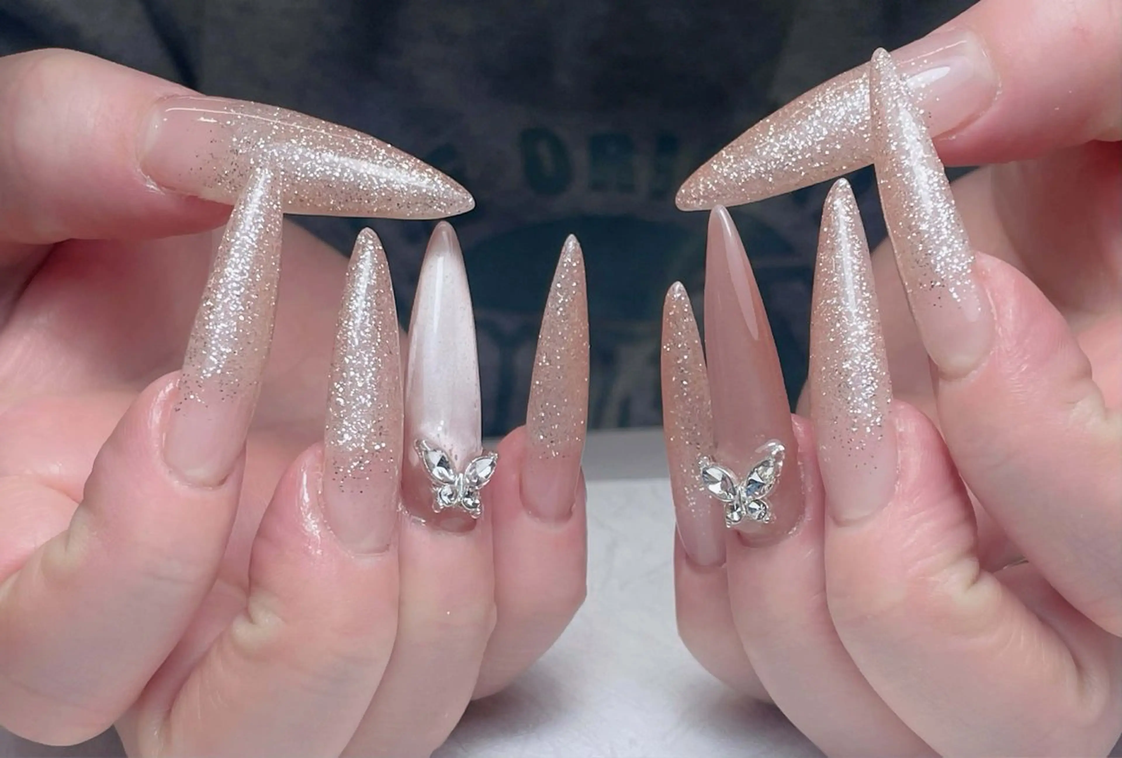 ネイル アートネイル 長さ出し フレンチネイル ジェルネイル ガーリー ハンドネイル 中野駅から2分 MEO NAILのネイルデザイン