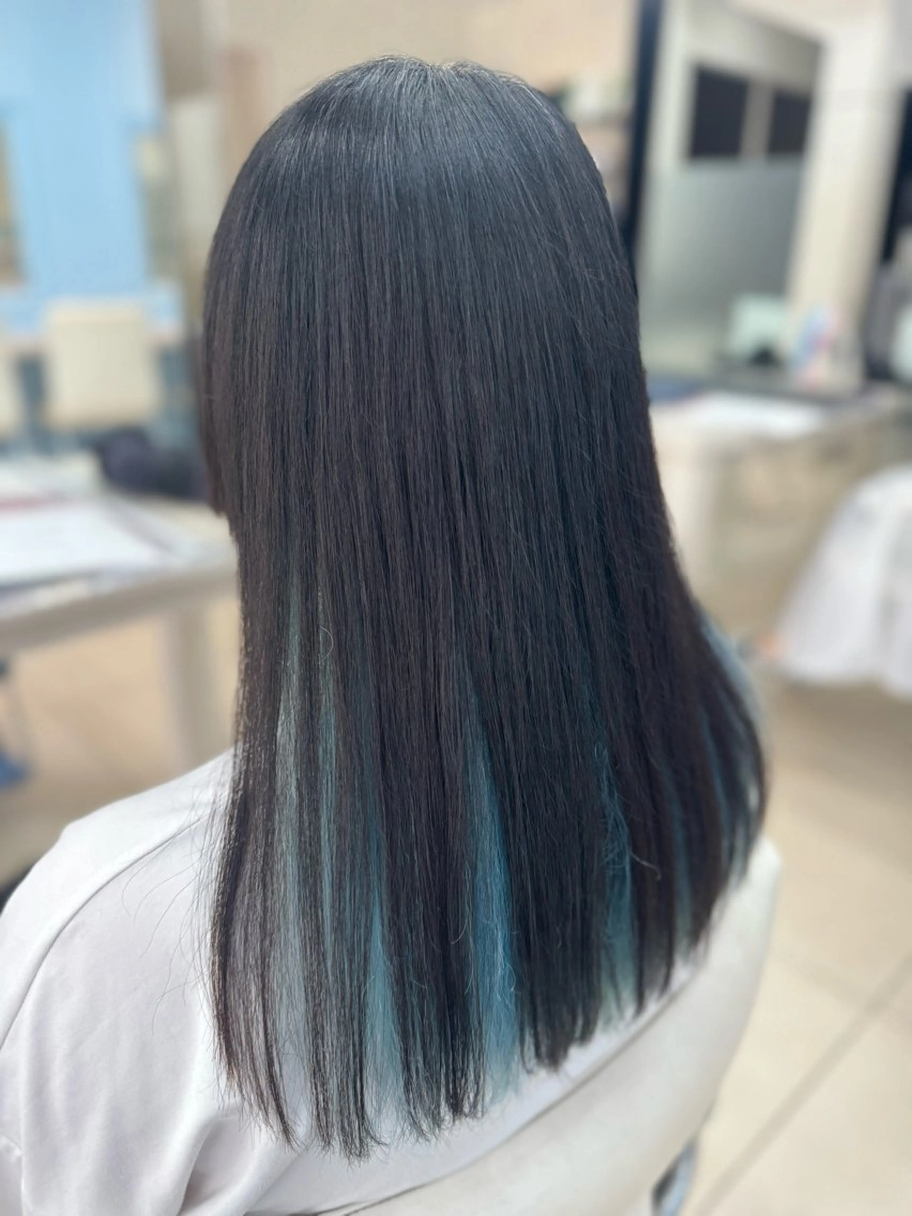 セミロング カラー パーマ ブリーチ インナーカラー 縮毛矯正 ヘアカラー ✂︎レディース のメンズカット屋さんのヘアスタイル